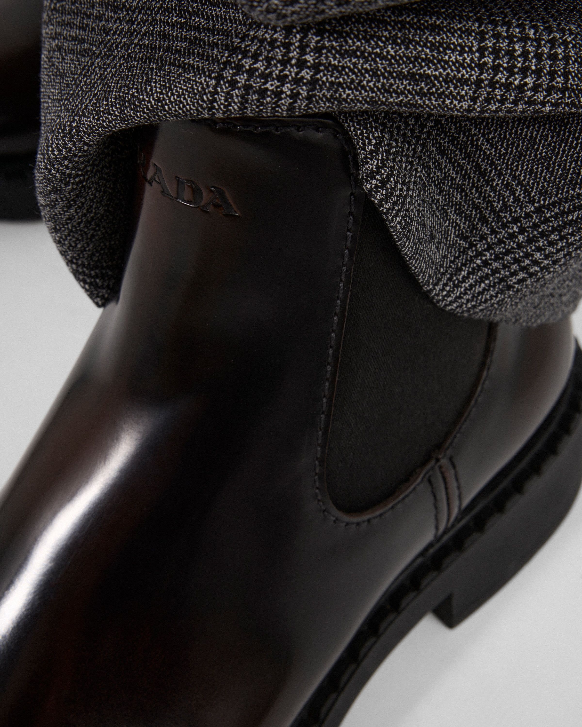 Prada o1la1rc1a0925 Brushed Leather Chelsea Boots in Brown/Black Size US 11 / EU 44 - 3 Thumbnail
