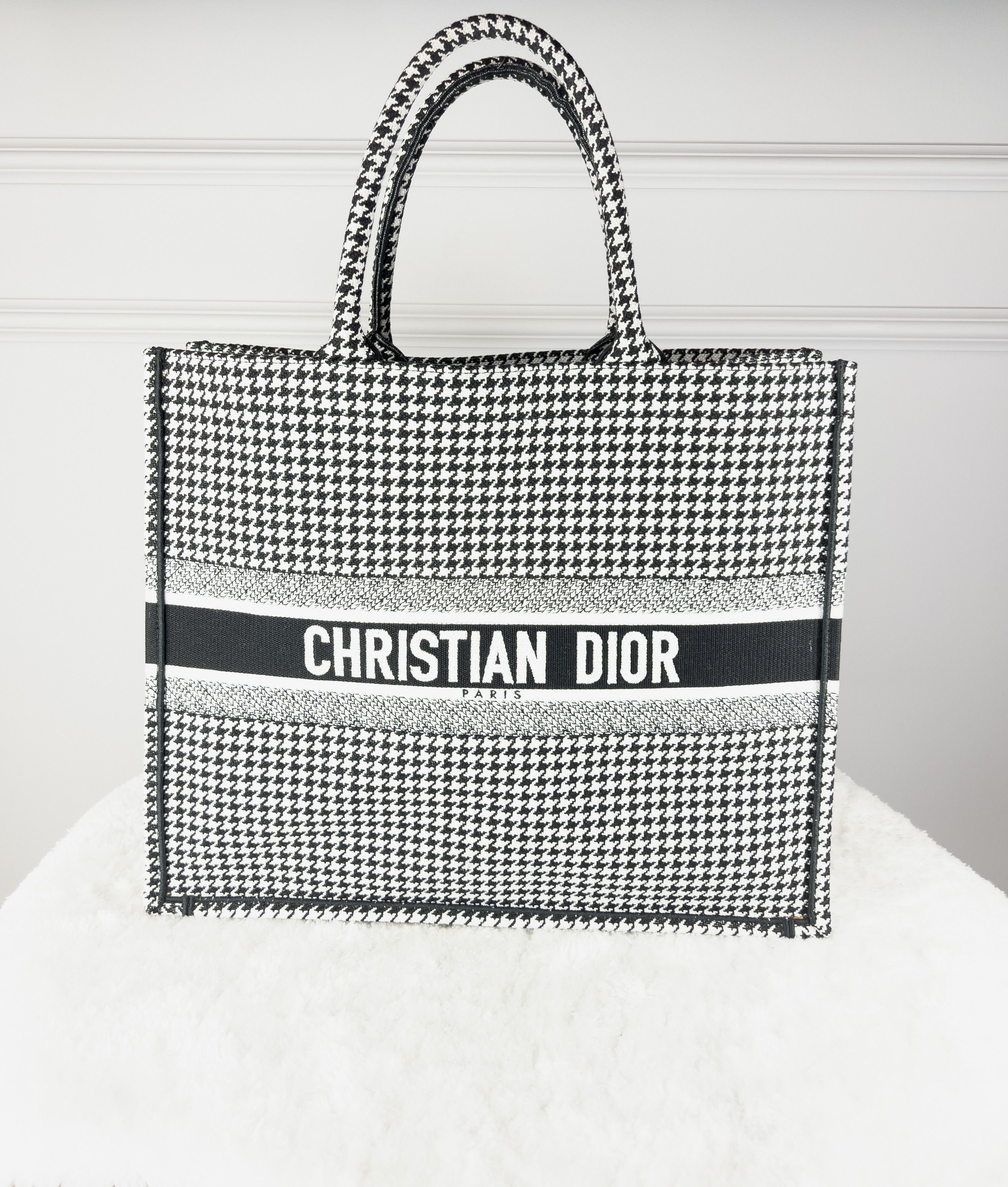 Dior Women's bag Dior Book Tote Size ONE SIZE - 1 Thumbnail