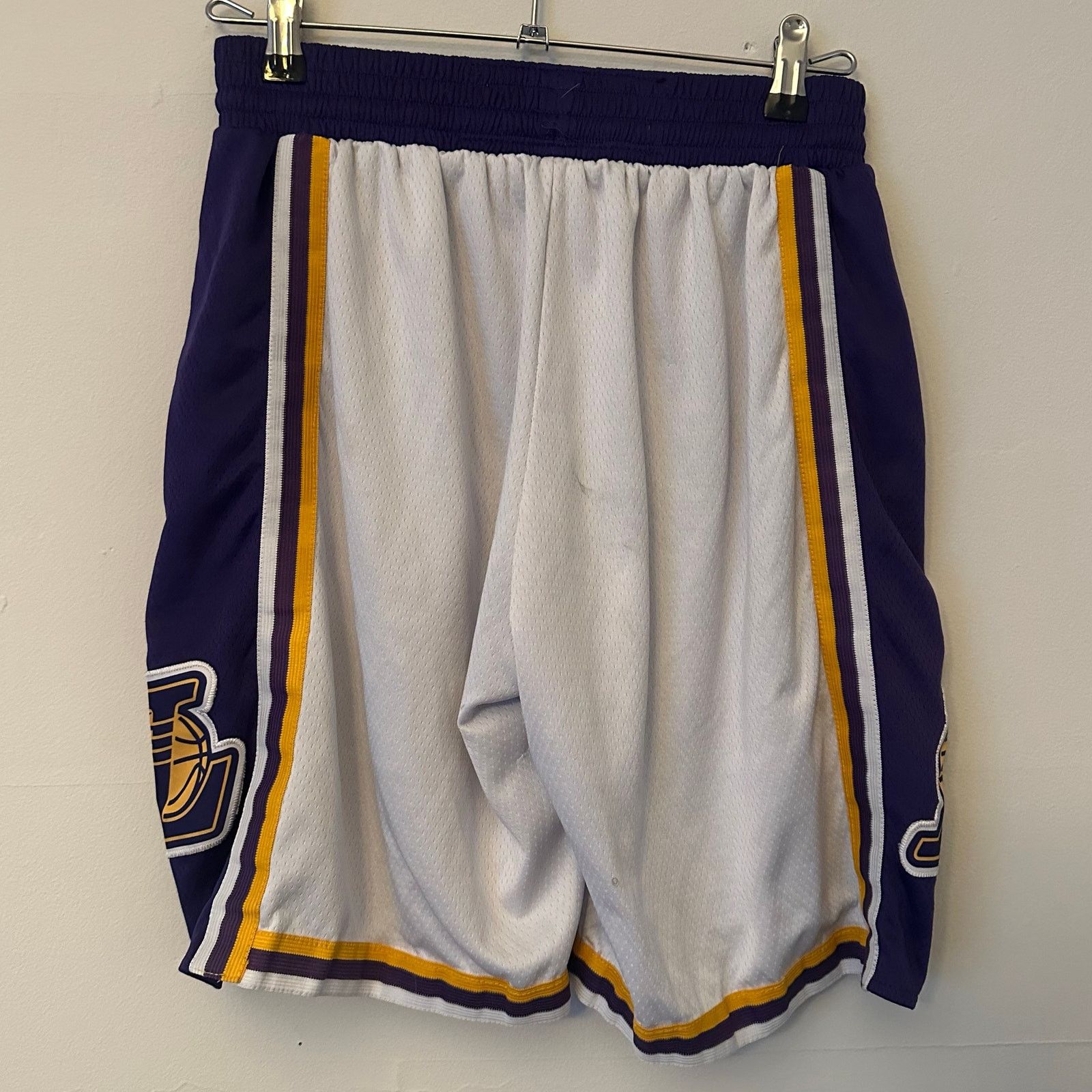 Nike Nike Los Angeles Lakers NBA 2020 Swingman Shorts Men size M Size US 30 / EU 46 - 3 Thumbnail