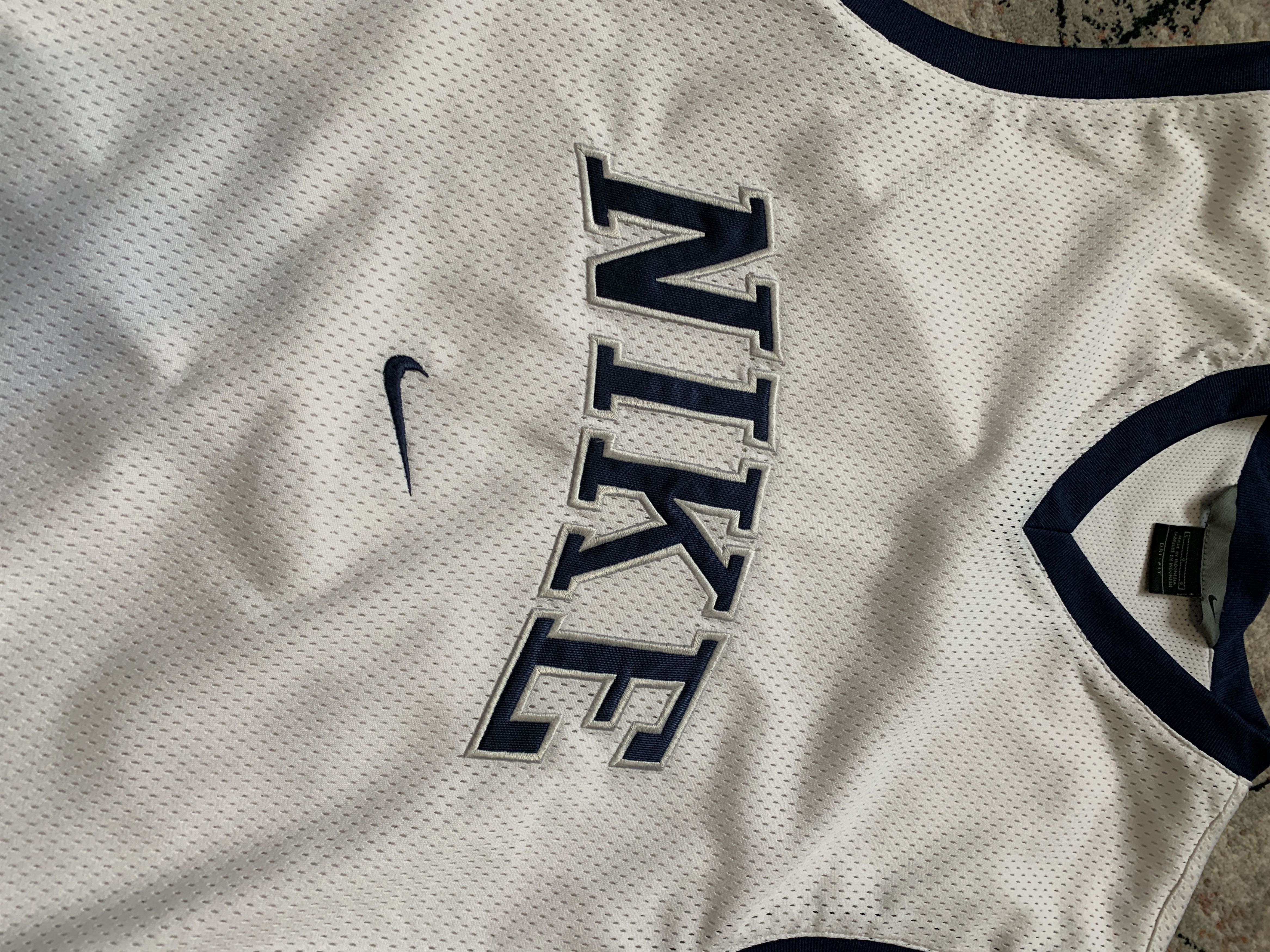 Nike Nike Vintage Big Logo Basketball Jersey Size US L / EU 52-54 / 3 - 5 Thumbnail