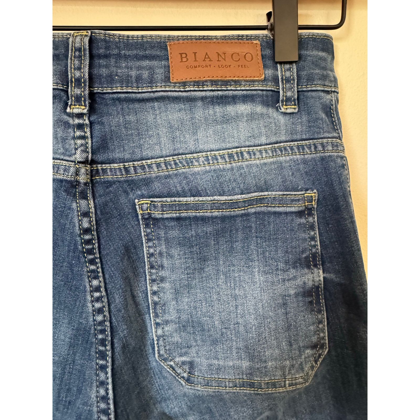 Other Bianco Lian Bootcut Jeans Womens 27 Raw Hem Mid Rise Denim Size 27" / US 4 / IT 40 - 13 Thumbnail