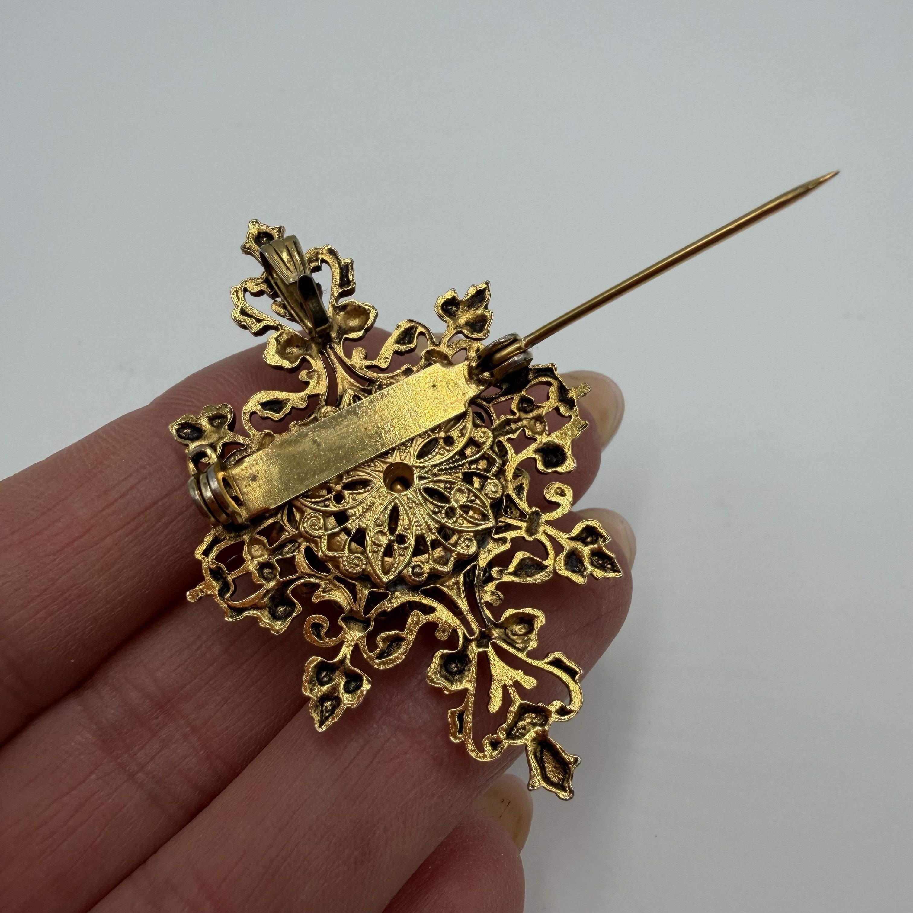 Vintage Vintage Baroque Pearl Brooch Gold Tone Antique pin Size ONE SIZE - 4 Thumbnail
