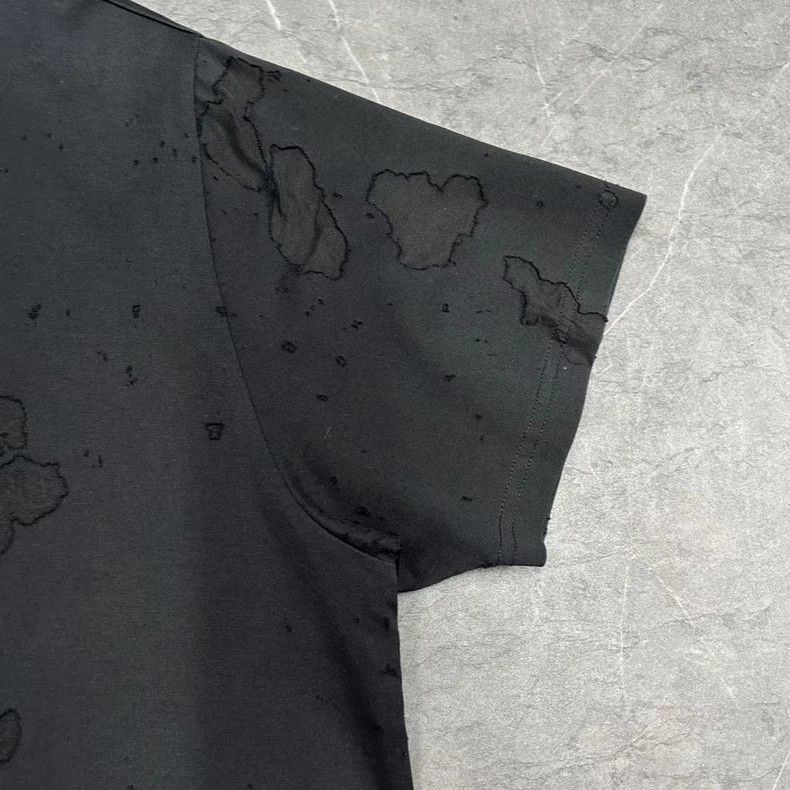 Givenchy Givenchy Big Ripped Hole Short Sleeve OS XS Size US XS / EU 42 / 0 - 5 Thumbnail