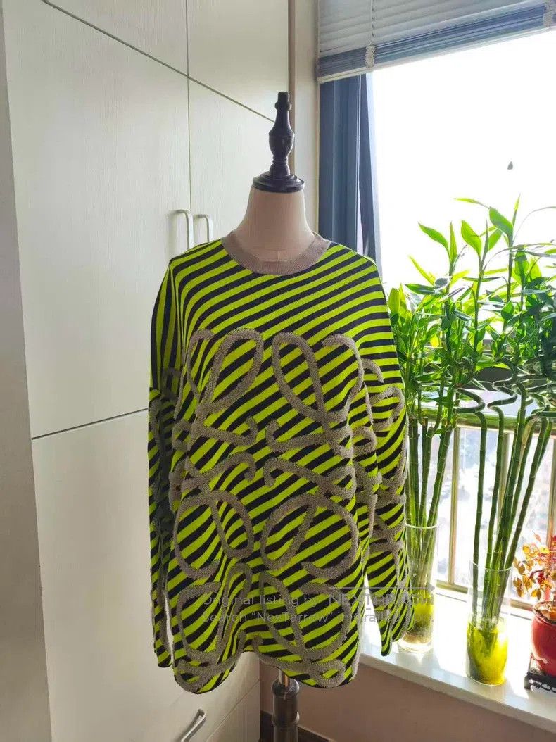 Loewe Loewe Logo Knit Sweater, Made in Italy Size S / US 4 / IT 40 - 1 Thumbnail