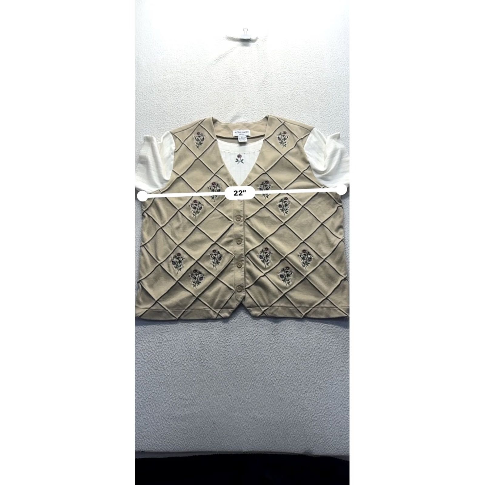 Vintage Alfred Dunner Blouse Shirt XS Womens Petite Floral Embroidered Short Sleeve Button-Front Vest Top Beige Cotton Polyester Knit Modern Casual 81B Size XS / US 0-2 / IT 36-38 - 7 Thumbnail