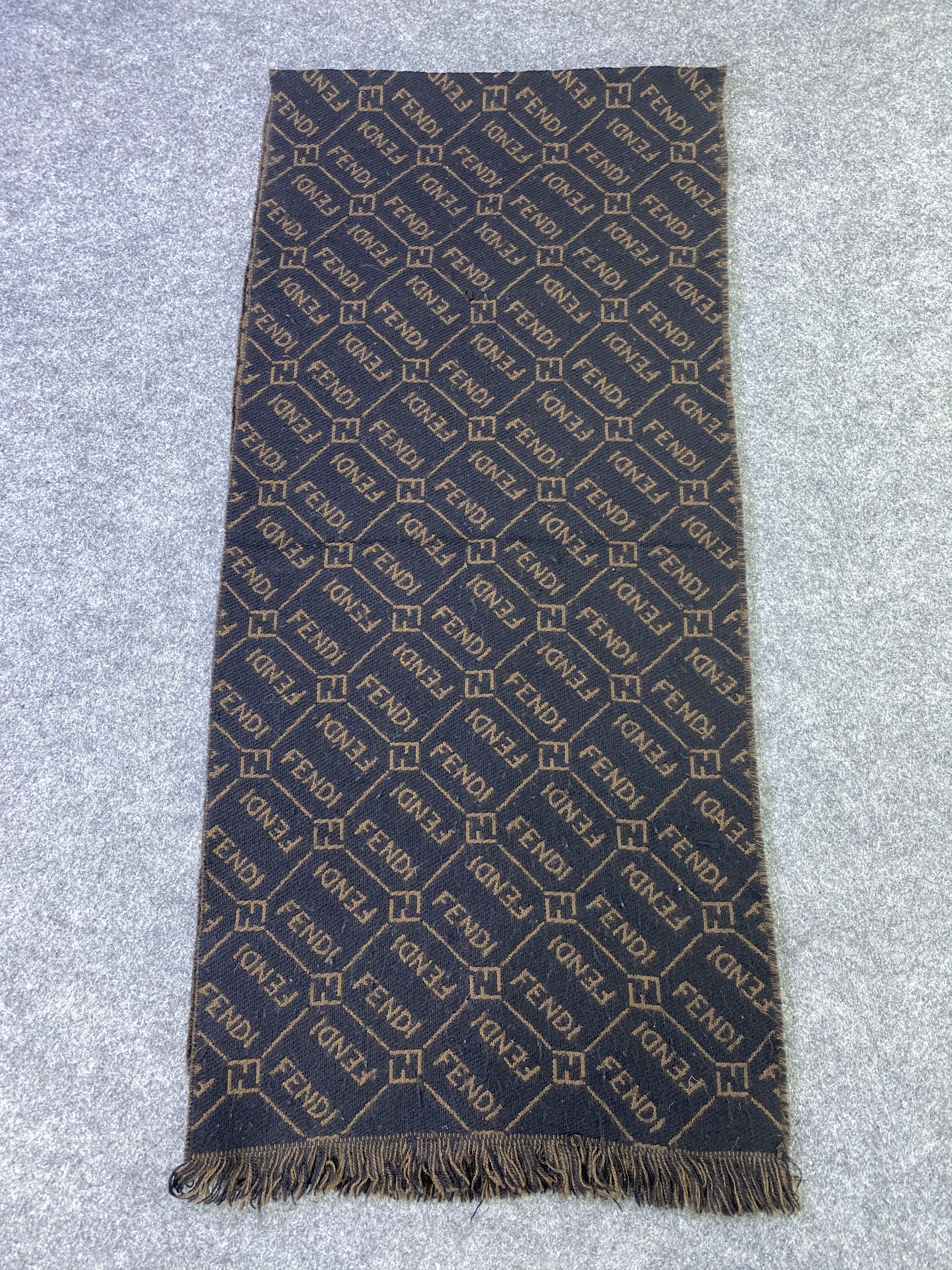 Designer Fendi Missing Tag Scarf / Muffler / Neckwear - T683 Size ONE SIZE - 2 Thumbnail
