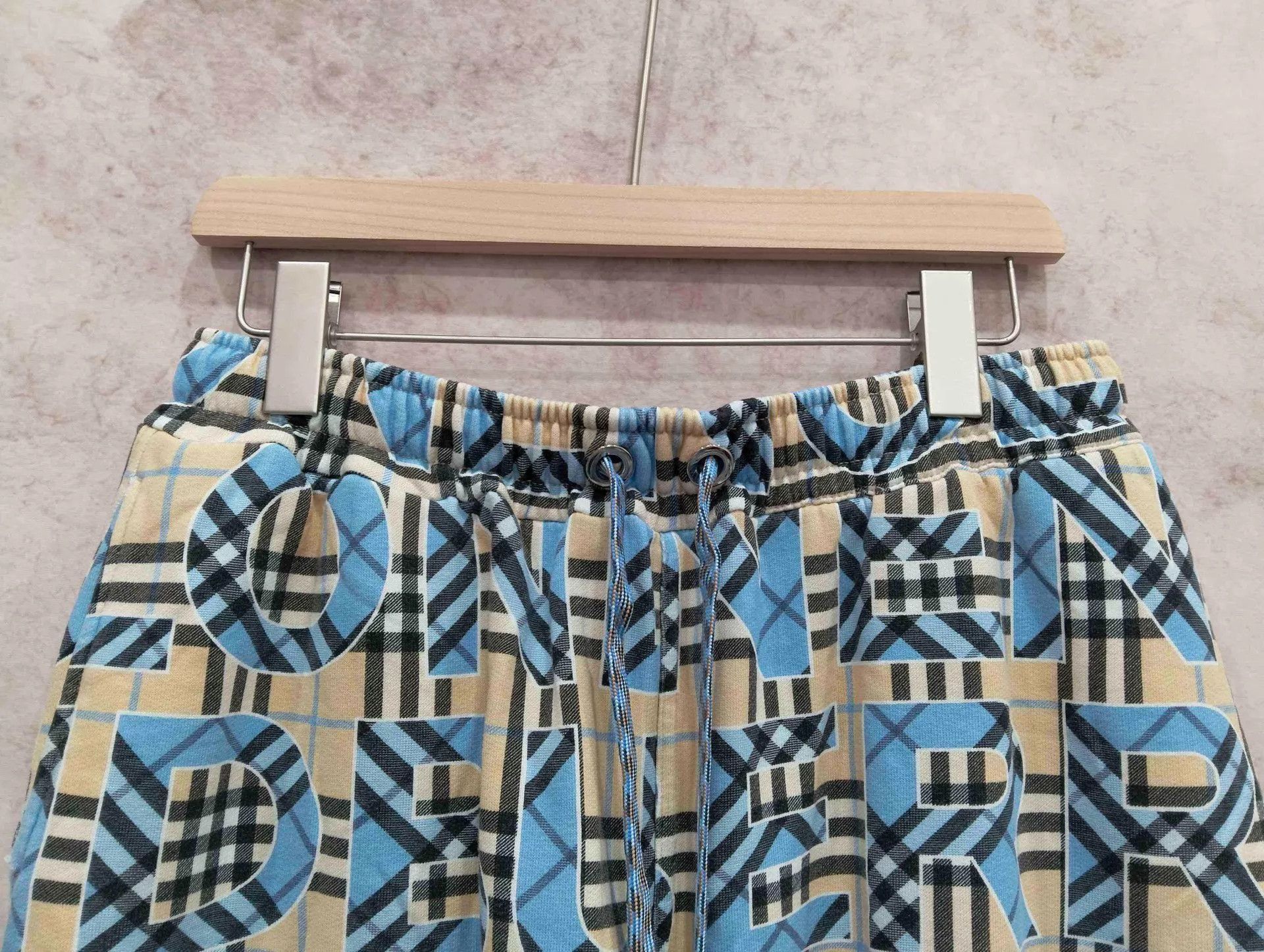Burberry Multi Colored Printed Drawstring Shorts Size US 32 / EU 48 - 8 Thumbnail