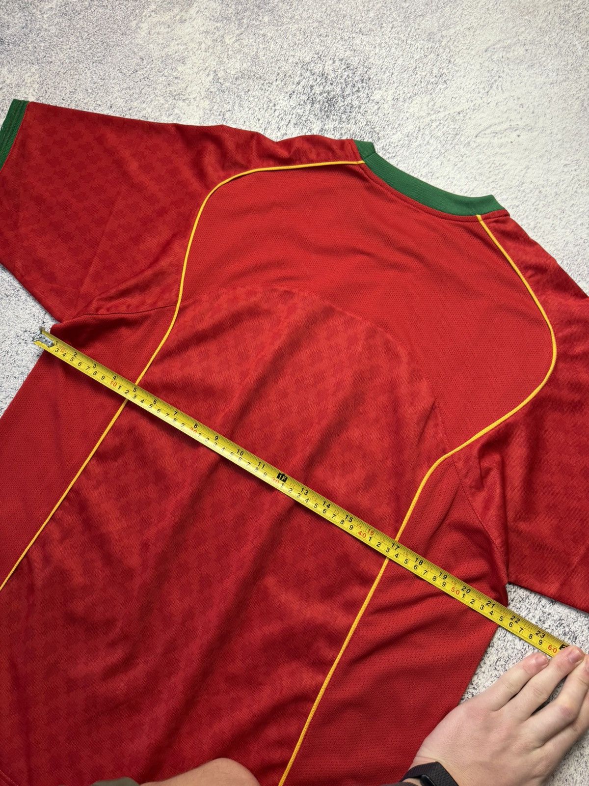 Nike Vintage Nike Portugal 2004 Home Football Shirt Soccer Jersey Size US L / EU 52-54 / 3 - 21 Thumbnail