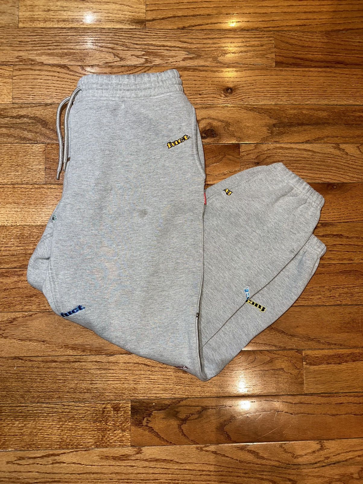FUCT FUCT All Over Logo Patch Sweatpants Size US 34 / EU 50 - 2 Thumbnail