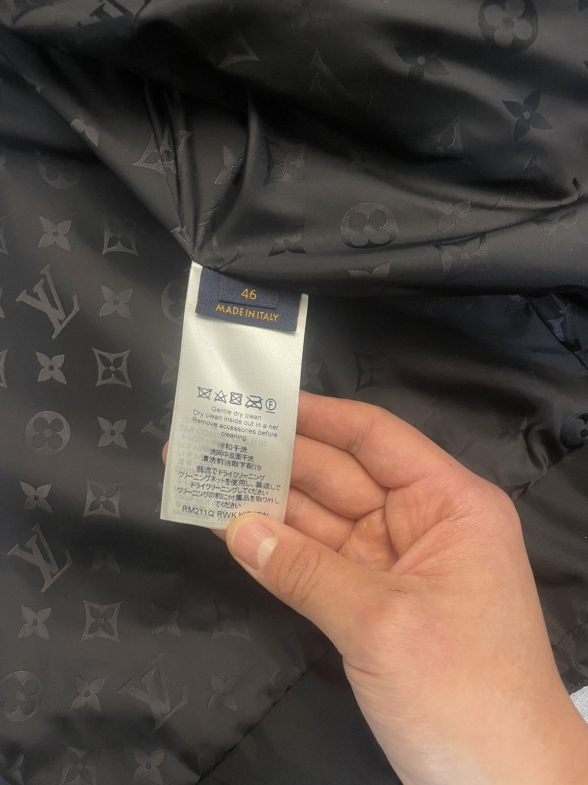 Louis Vuitton Louis Vuitton Nylon Utility Jacket in Black Size US S / EU 44-46 / 1 - 4 Thumbnail
