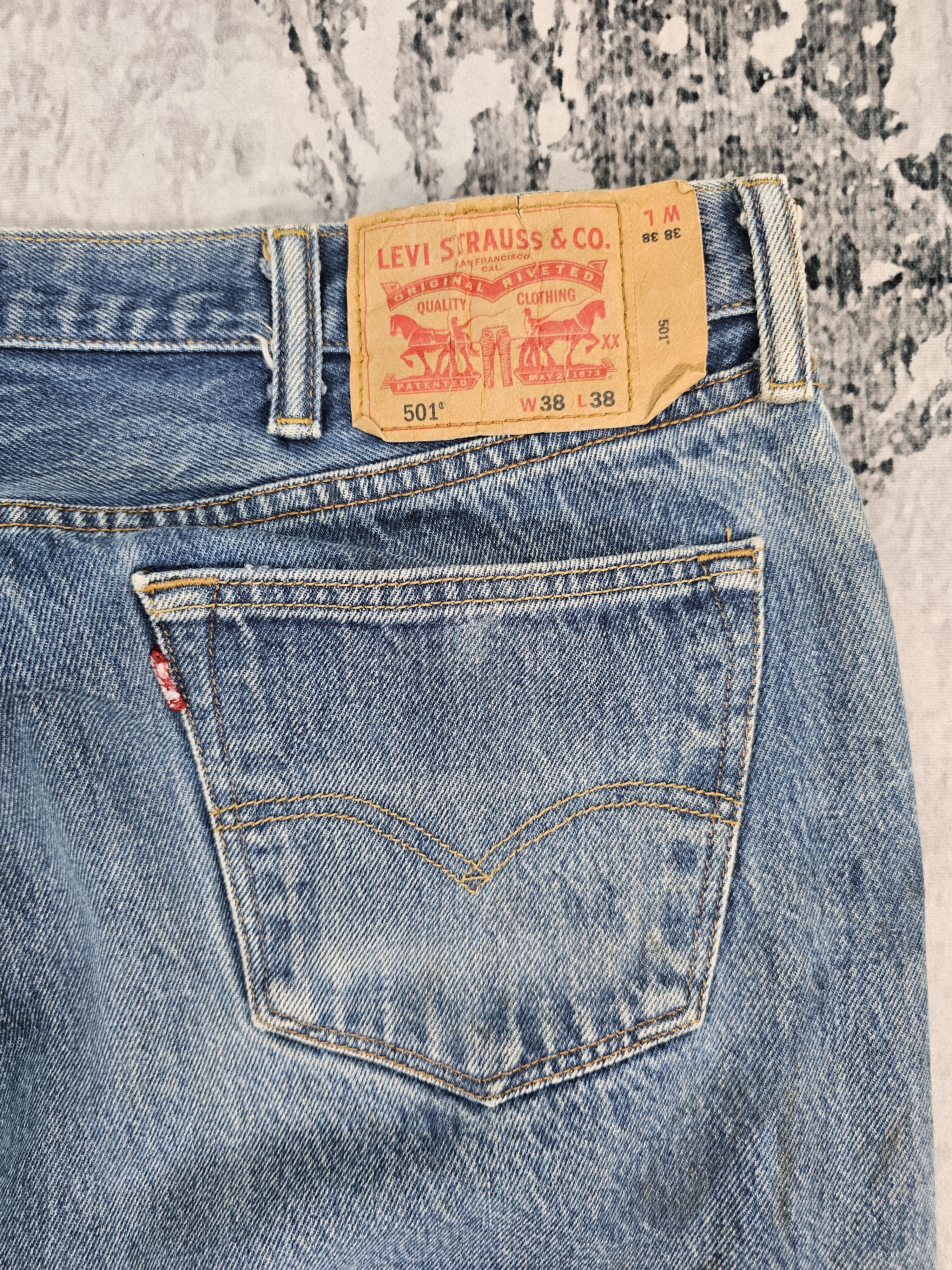 Levi's Vintage LEVIS 501 Medium Wash Blue Jeans L0456 Size 37X34 Size US 37 - 9 Thumbnail