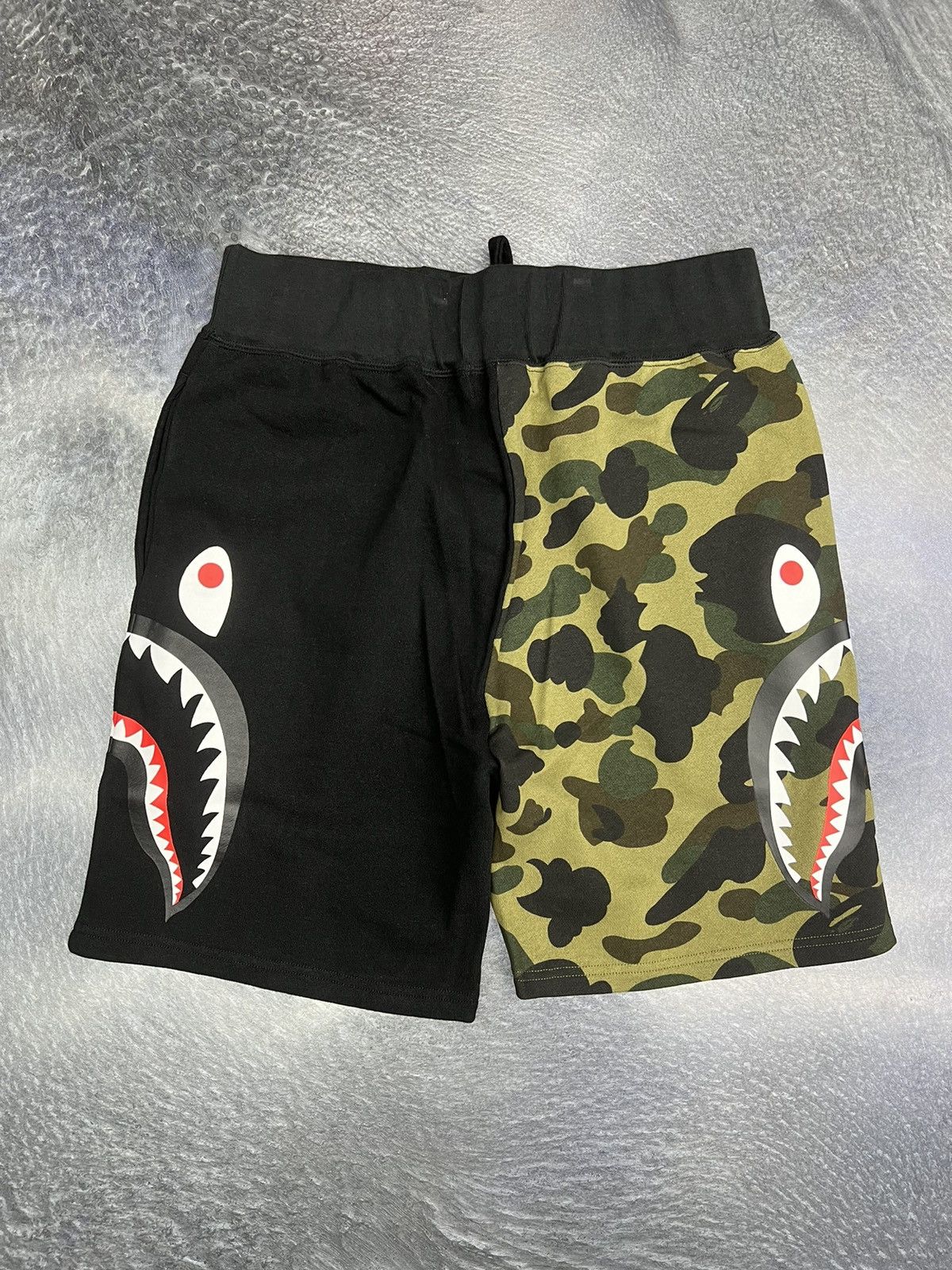 Bape Bape ABC Camo Shark Sweat Shorts Size US 32 / EU 48 - 6 Thumbnail