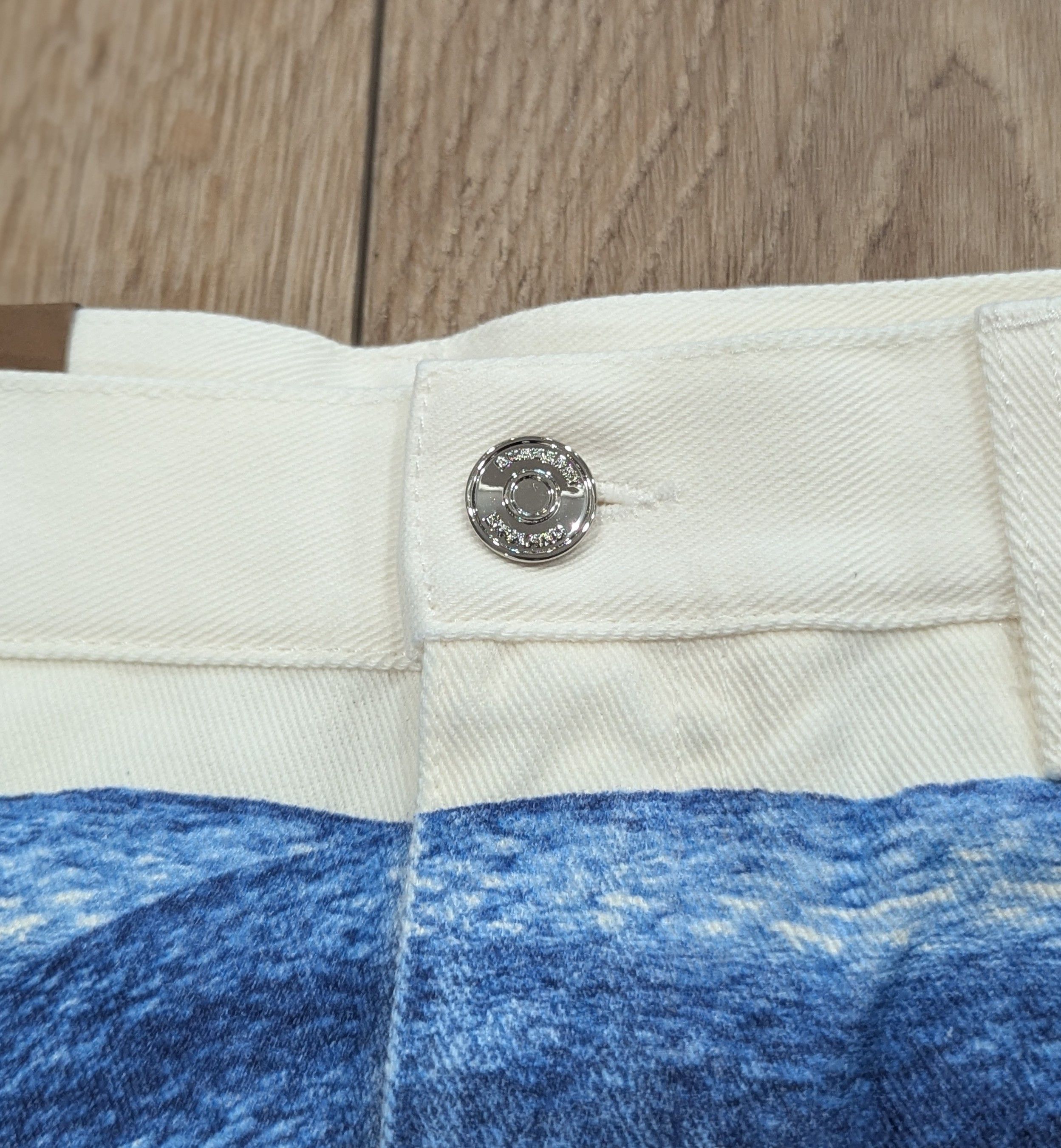 Burberry BURBERRY Mermaid Tail Straight Leg Denim Jeans White 32 Size US 32 / EU 48 - 3 Thumbnail