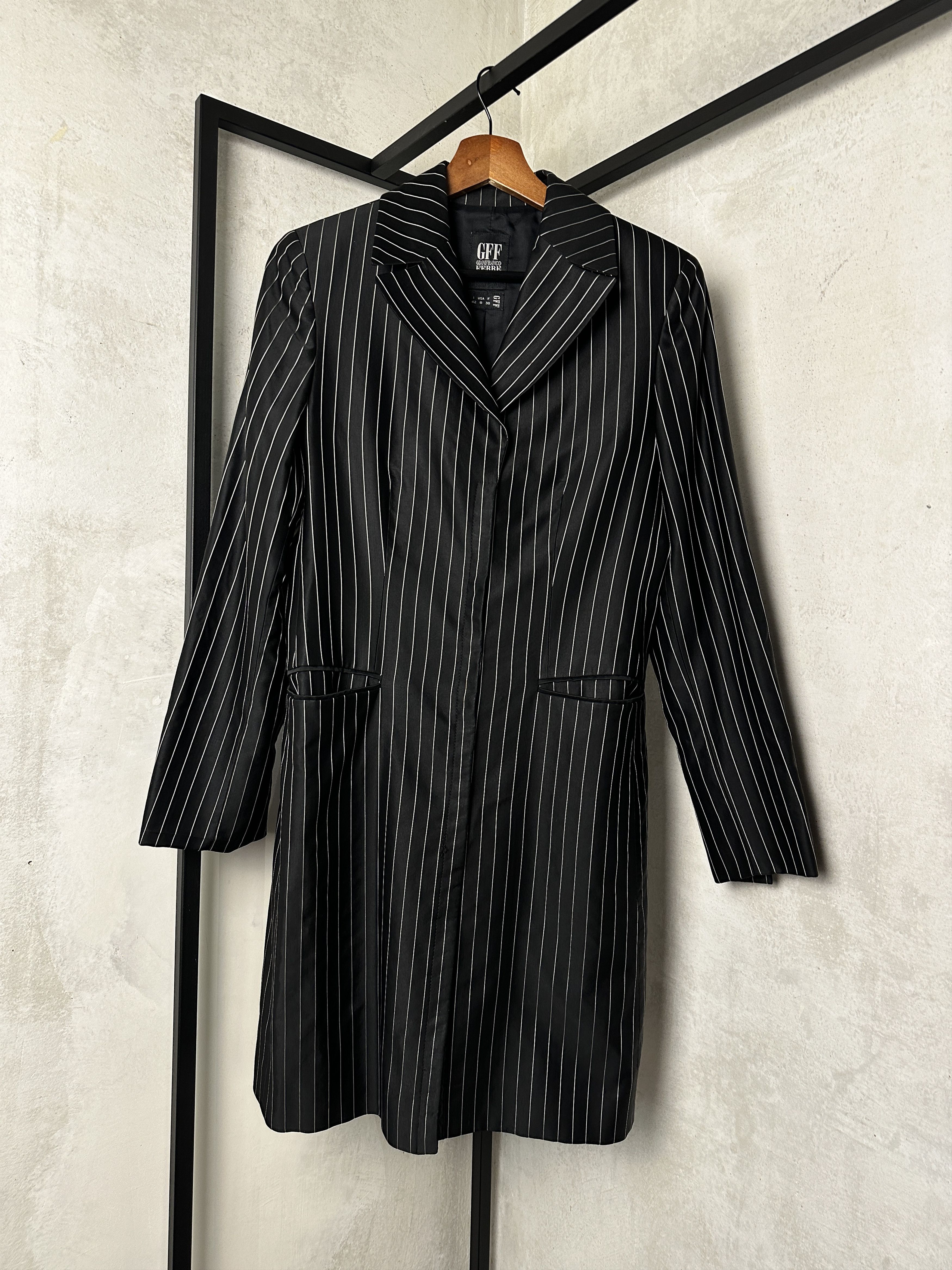 Gianfranco Ferre GIANFRANCO FERRE silk striped dress shirt Size M / US 6-8 / IT 42-44 - 1 Thumbnail