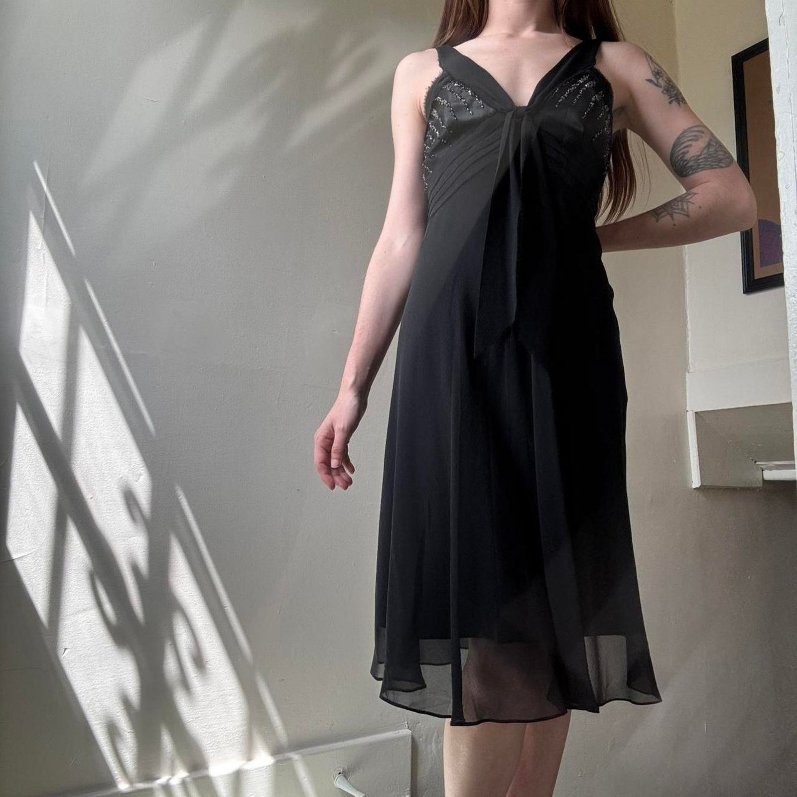 Bcbgmaxazria Vintage BCBG Maxazria Y2K Silk Beaded Little Black Dress 6 Size M / US 6-8 / IT 42-44 - 1 Thumbnail