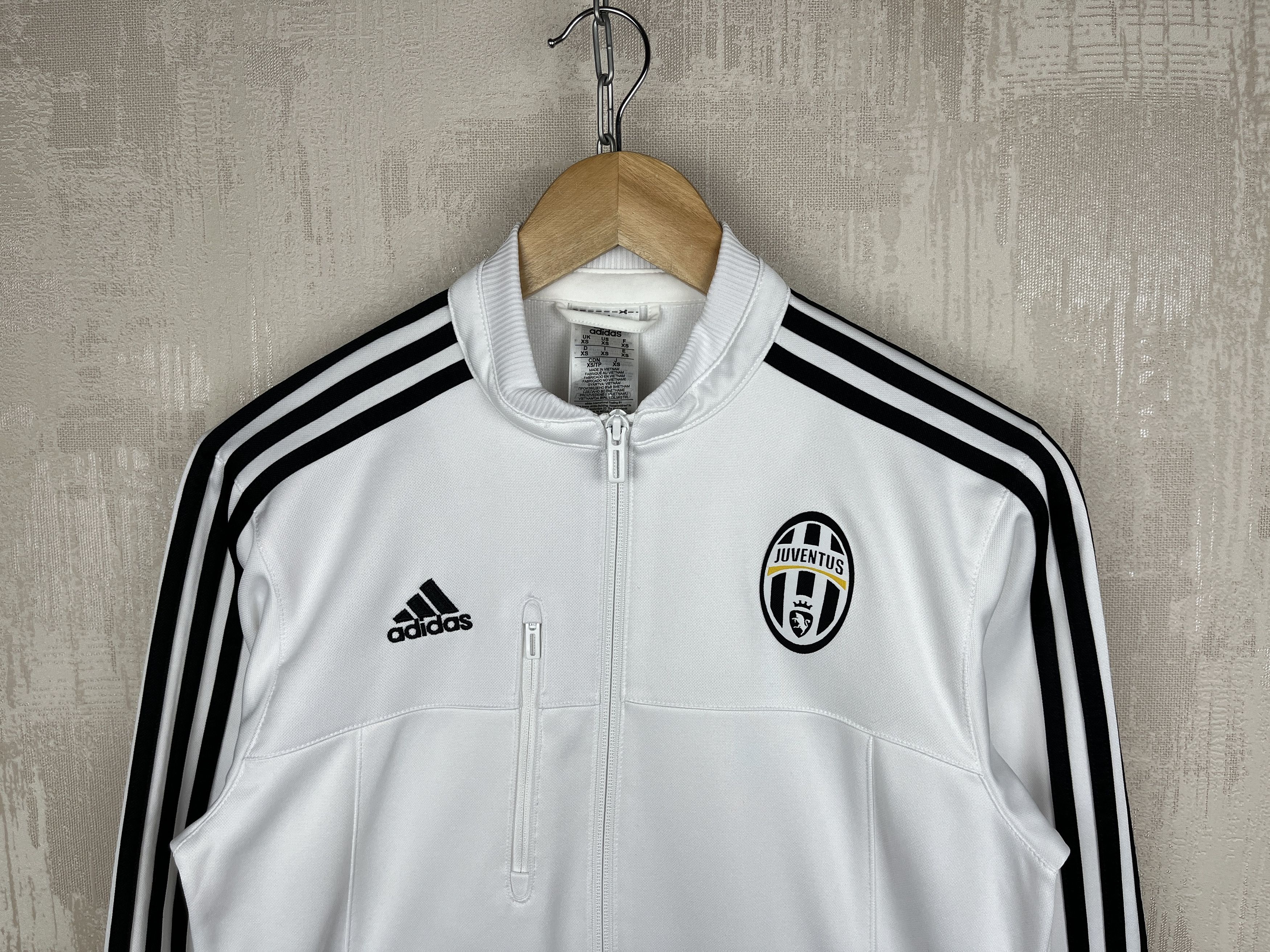 Adidas Adidas Juventus 2015 Soccer Football Training Track Jacket Size US XS / EU 42 / 0 - 2 Thumbnail