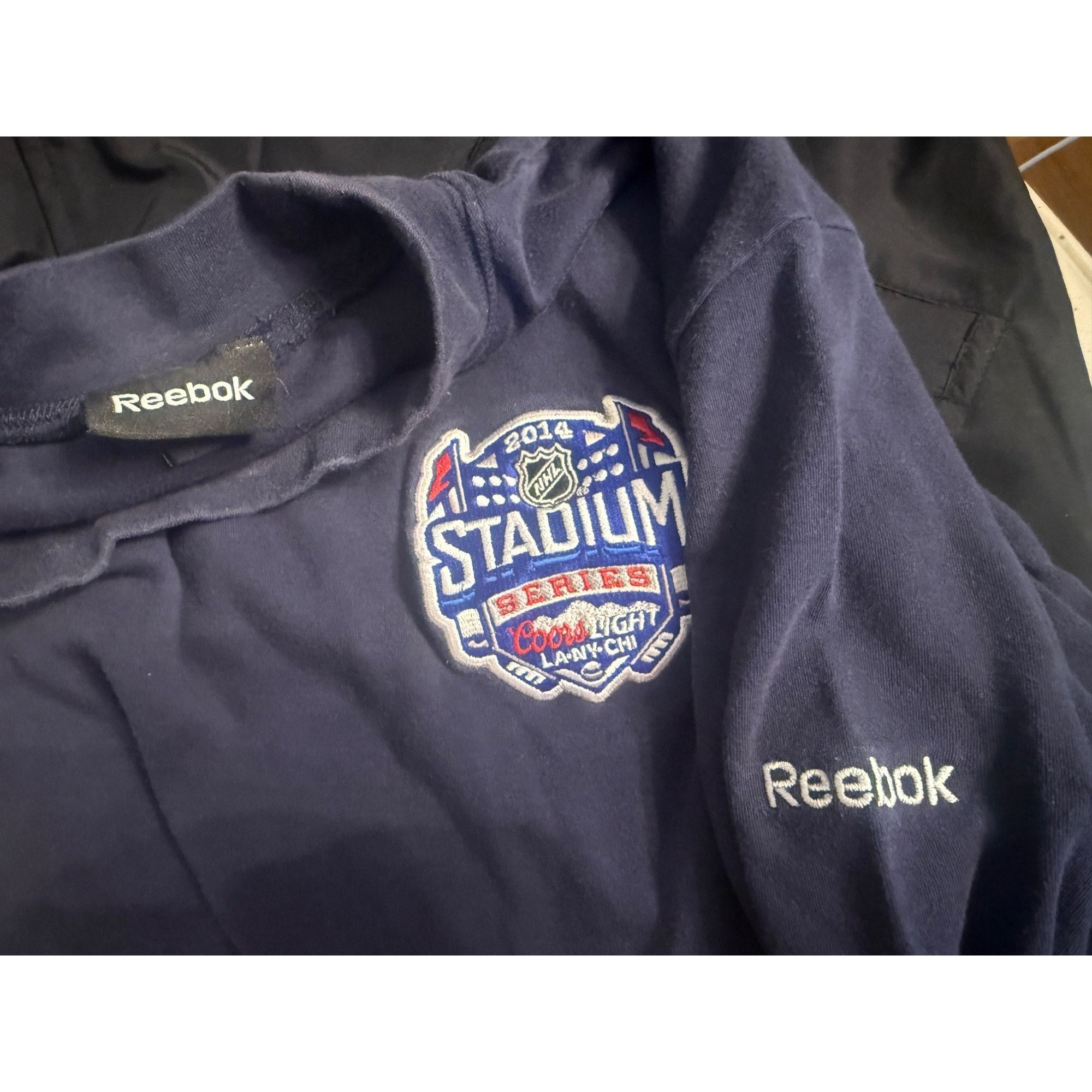 Vintage 2014 New York NHL Stadium Series TV Crew Jacket & Shirt With Size US L / EU 52-54 / 3 - 5 Thumbnail