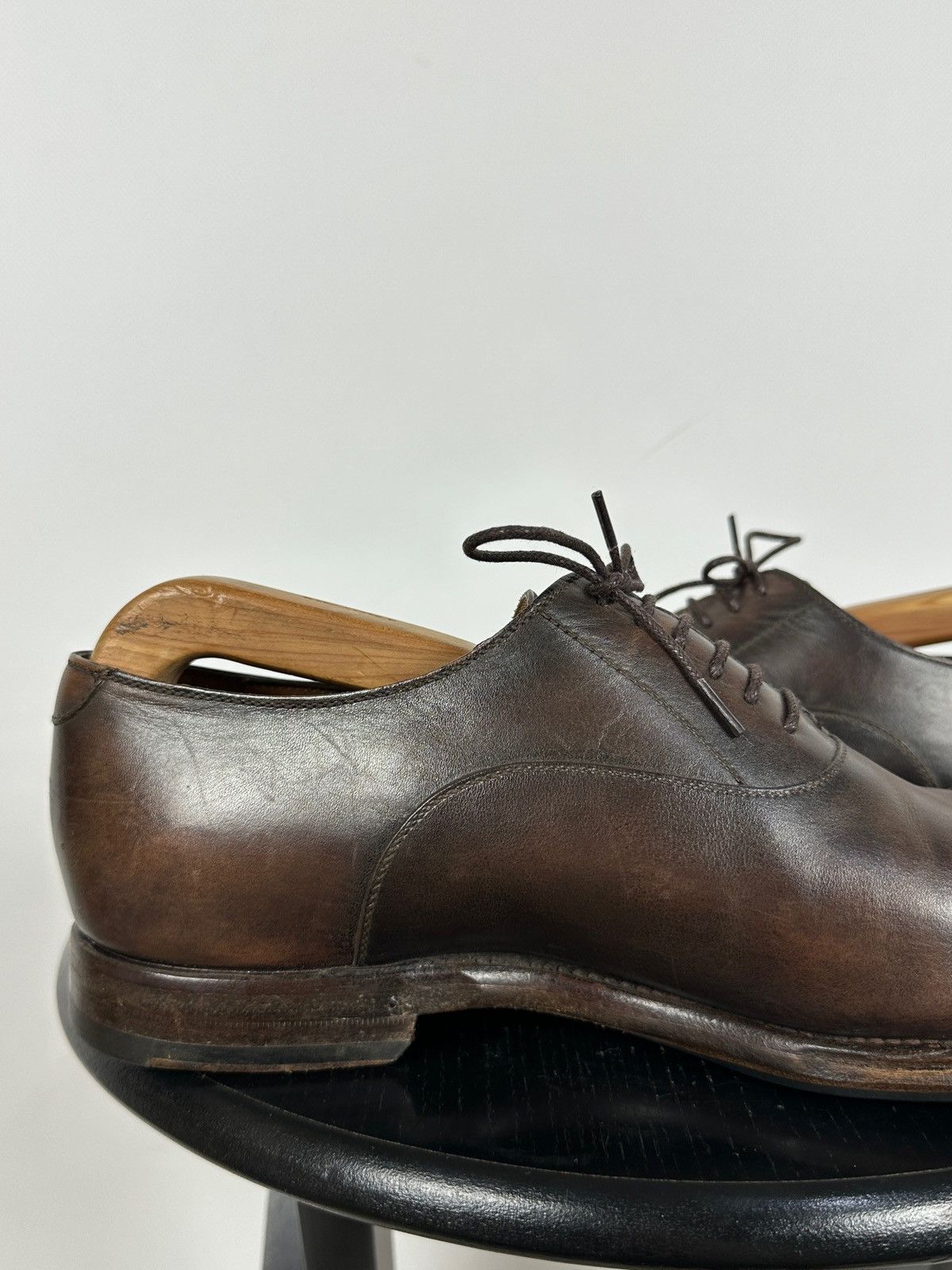 Gucci Brown Leather Cap-Toe Lace-Up Oxfords Gucci, Derby lace up shoes in brown. - Unique Designer Pieces main image 2