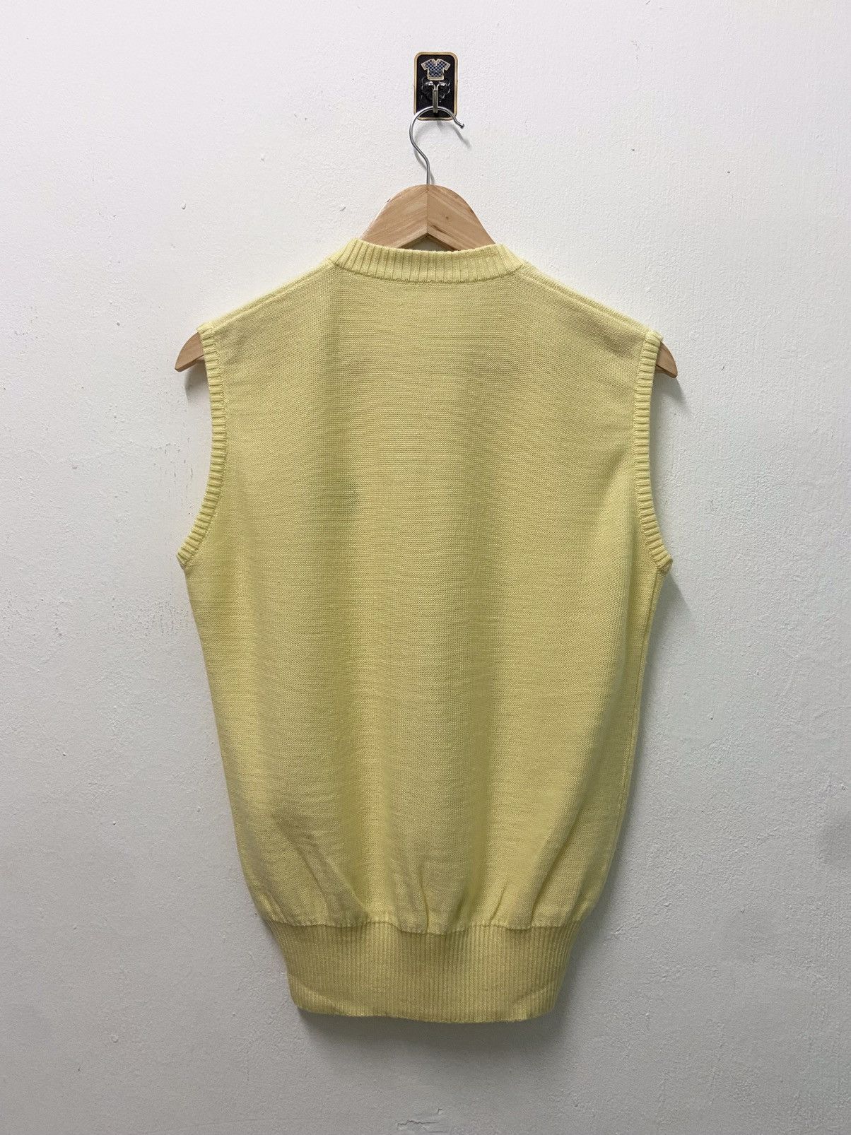 Sergio Tacchini × Vintage Vintage Sergio Tacchini Yellow Vest Size L / US 10 / IT 46 - 2 Thumbnail
