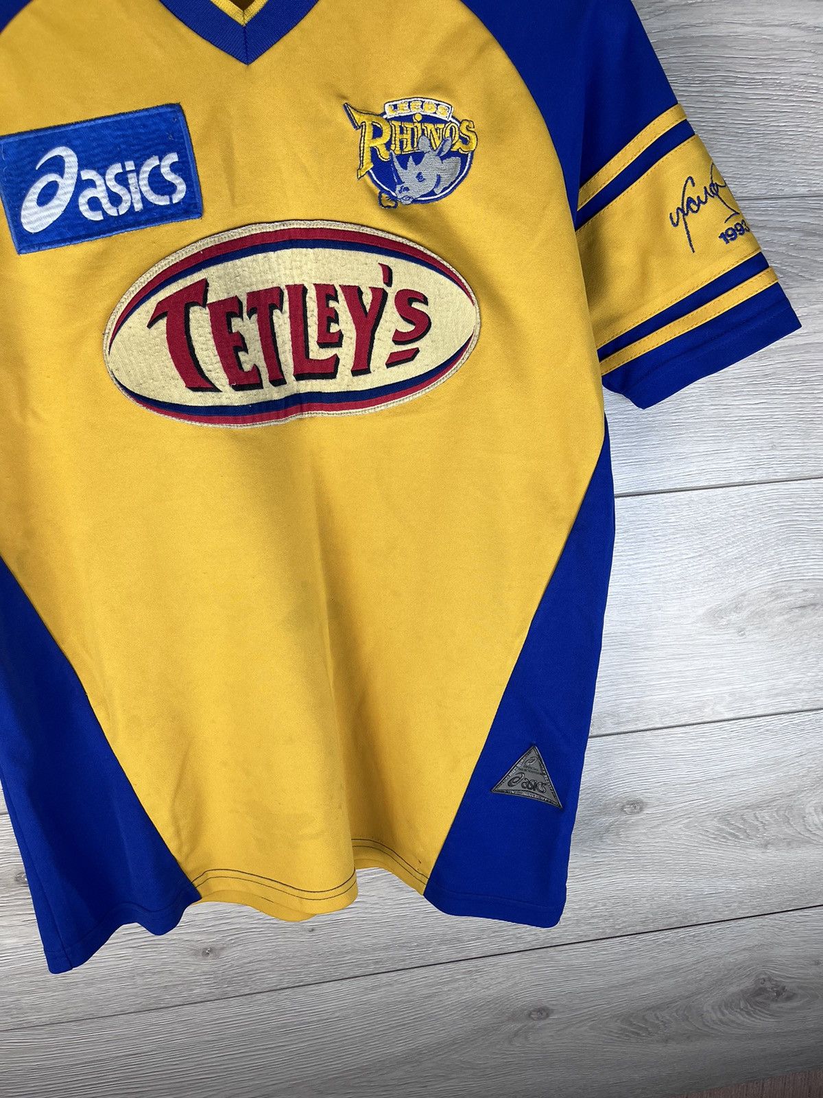 Asics Vintage rugby jersey ASICS Leeds Rhinos 03 y2k rare men’s Size US S / EU 44-46 / 1 - 4 Thumbnail
