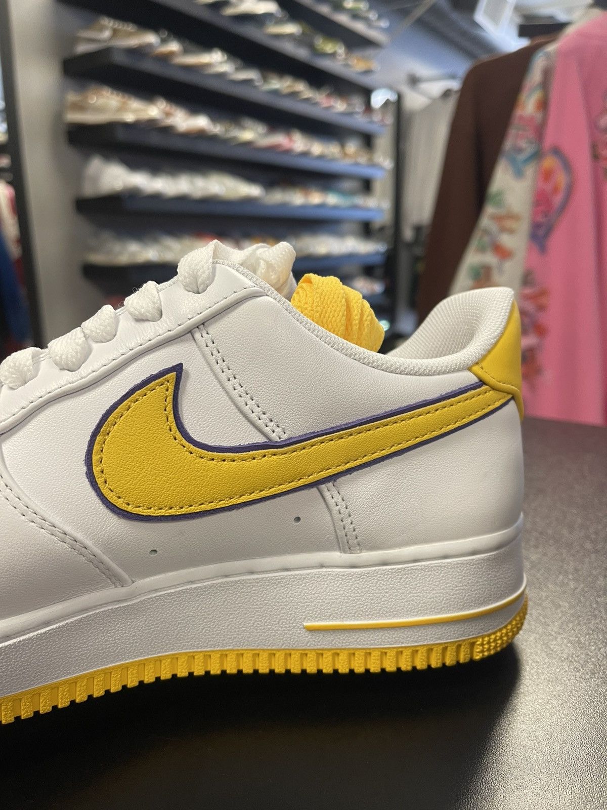 Nike Size 9.5 - Air Force 1 Kobe Bryant Lakers Home Brand New Size US 9.5 / EU 42-43 - 6 Thumbnail
