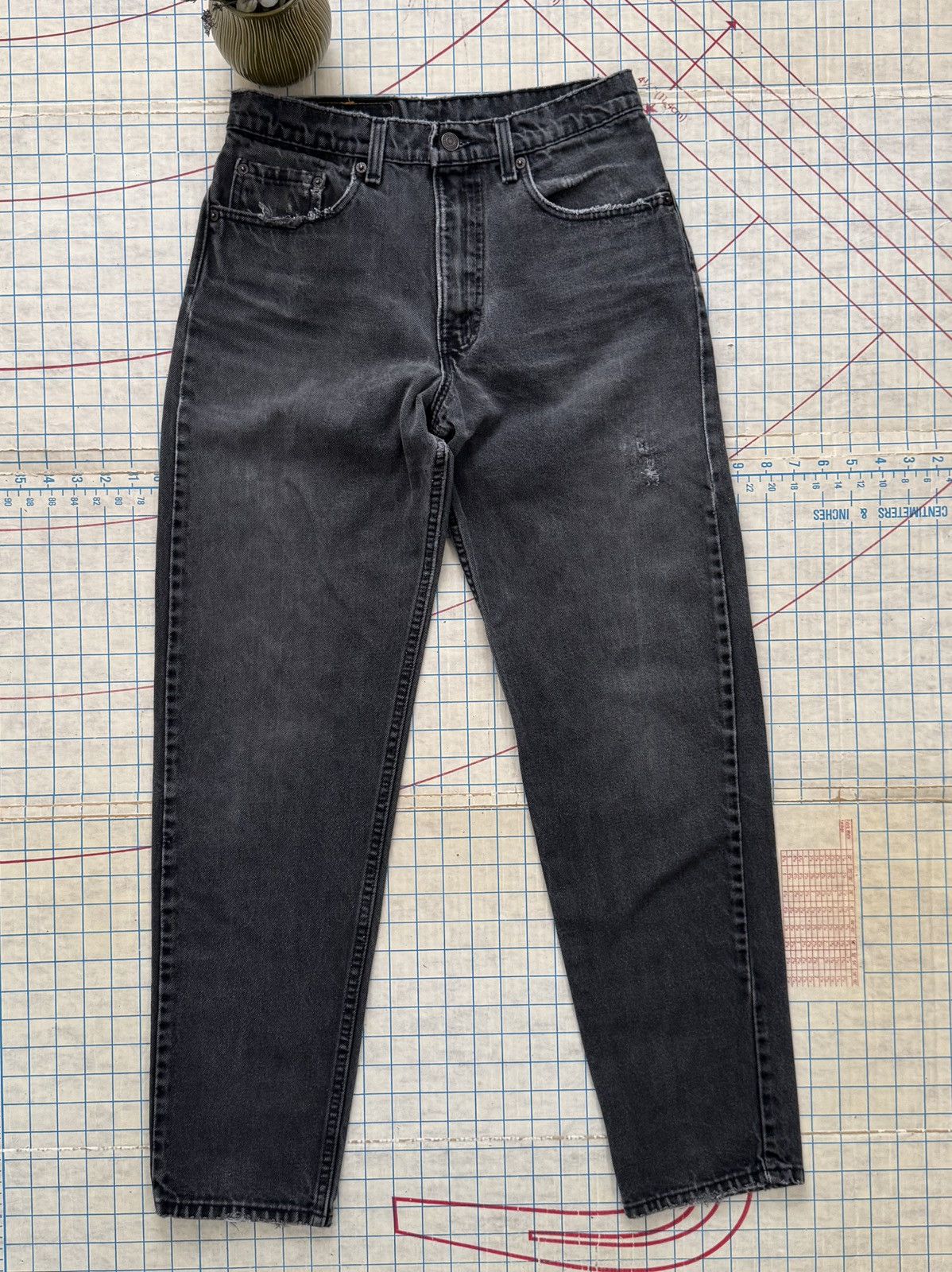 Levi's × Vintage Vintage 90’s Levi’s 550 Relaxed Fit Tapered Leg Faded Black Size US 30 / EU 46 - 1 Thumbnail