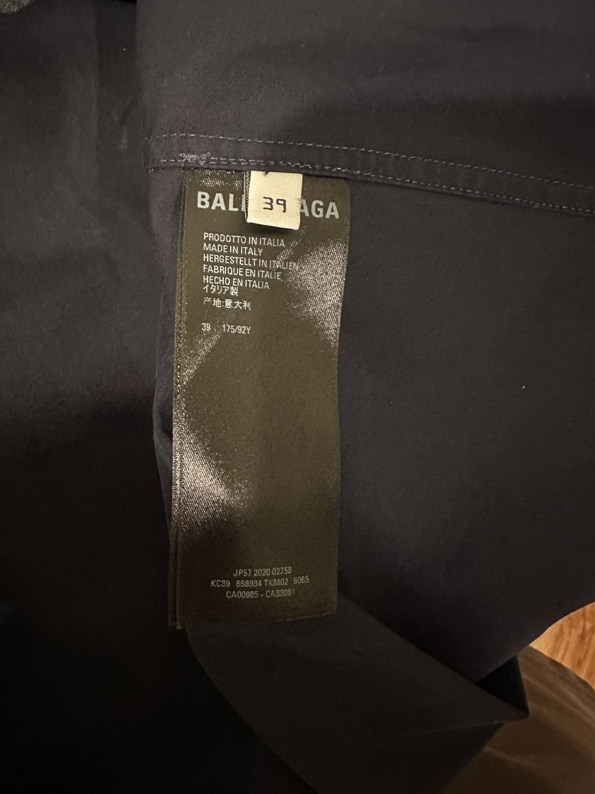 Balenciaga Balenciaga Short Sleeve Button Sporty B Size US M / EU 48-50 / 2 - 7 Thumbnail