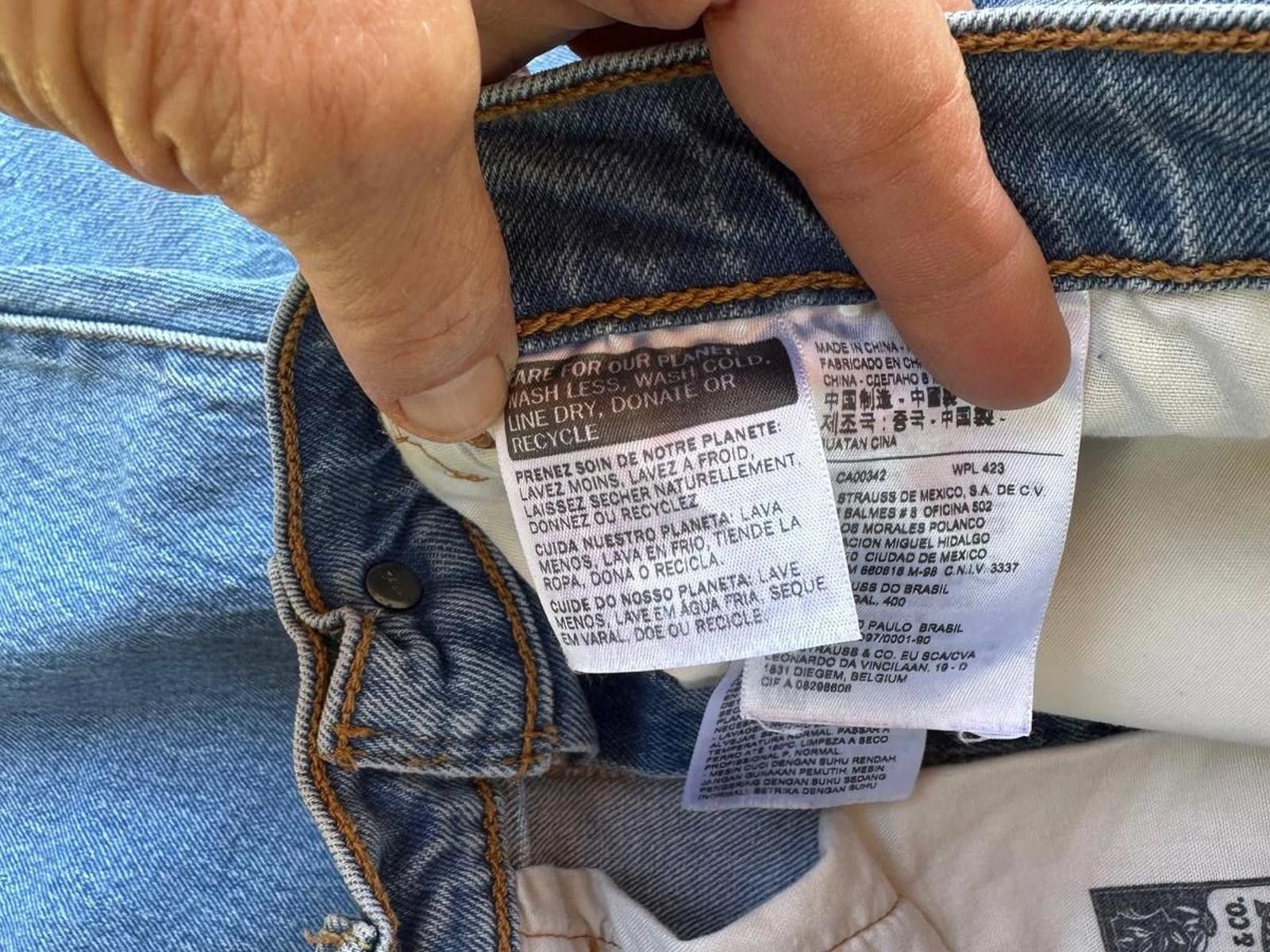 Designer Vintage Levi’s 501T Button-Fly Jeans – Size W31 L28 Raw Hem Size US 31 - 2 Thumbnail