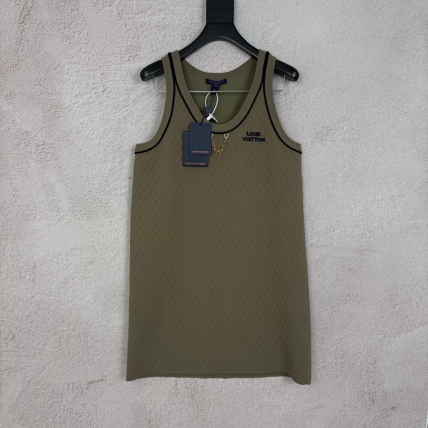 Louis Vuitton Louis Vuitton Wool Green T-Shirt M Women Size M / US 6-8 / IT 42-44 - 1 Thumbnail