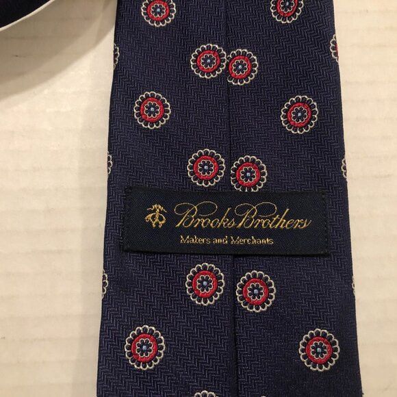 Brooks Brothers brooks brothers men's new navy 100%silk tie 3 1/4" X 59" Size ONE SIZE - 2 Thumbnail