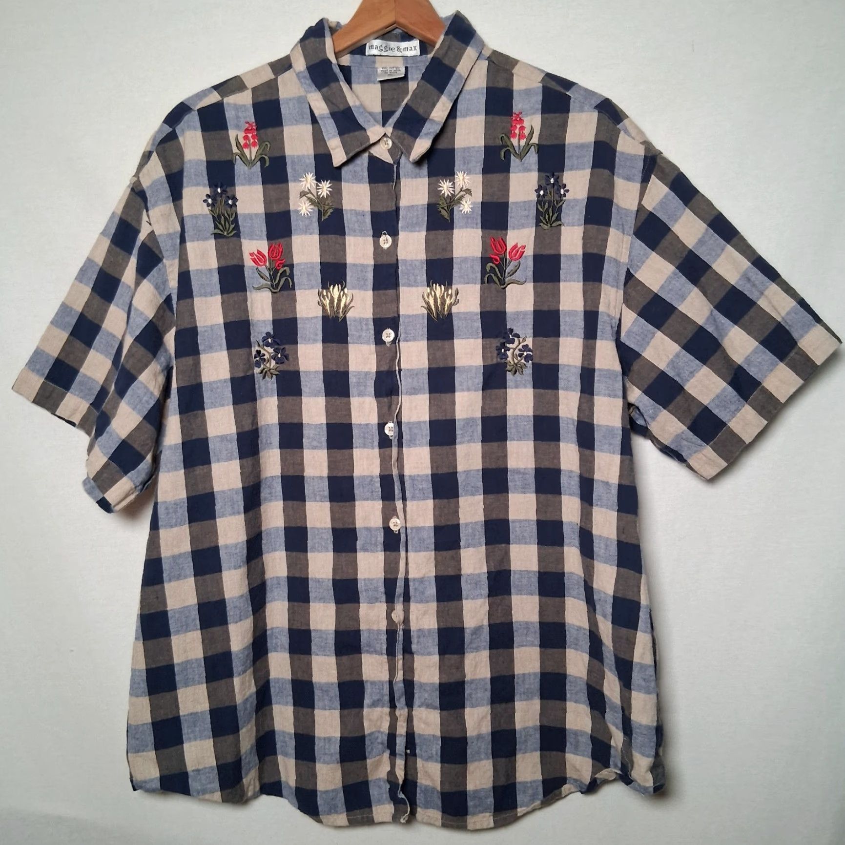 Vintage VINTAGE Maggie & Max Button-Up Blouse 2X Plus Size Casual Short Sleeve Tan Blue Gingham Check Embroidered Floral Womens Size XXL / US 16-18 / IT 52-54 - 2 Thumbnail