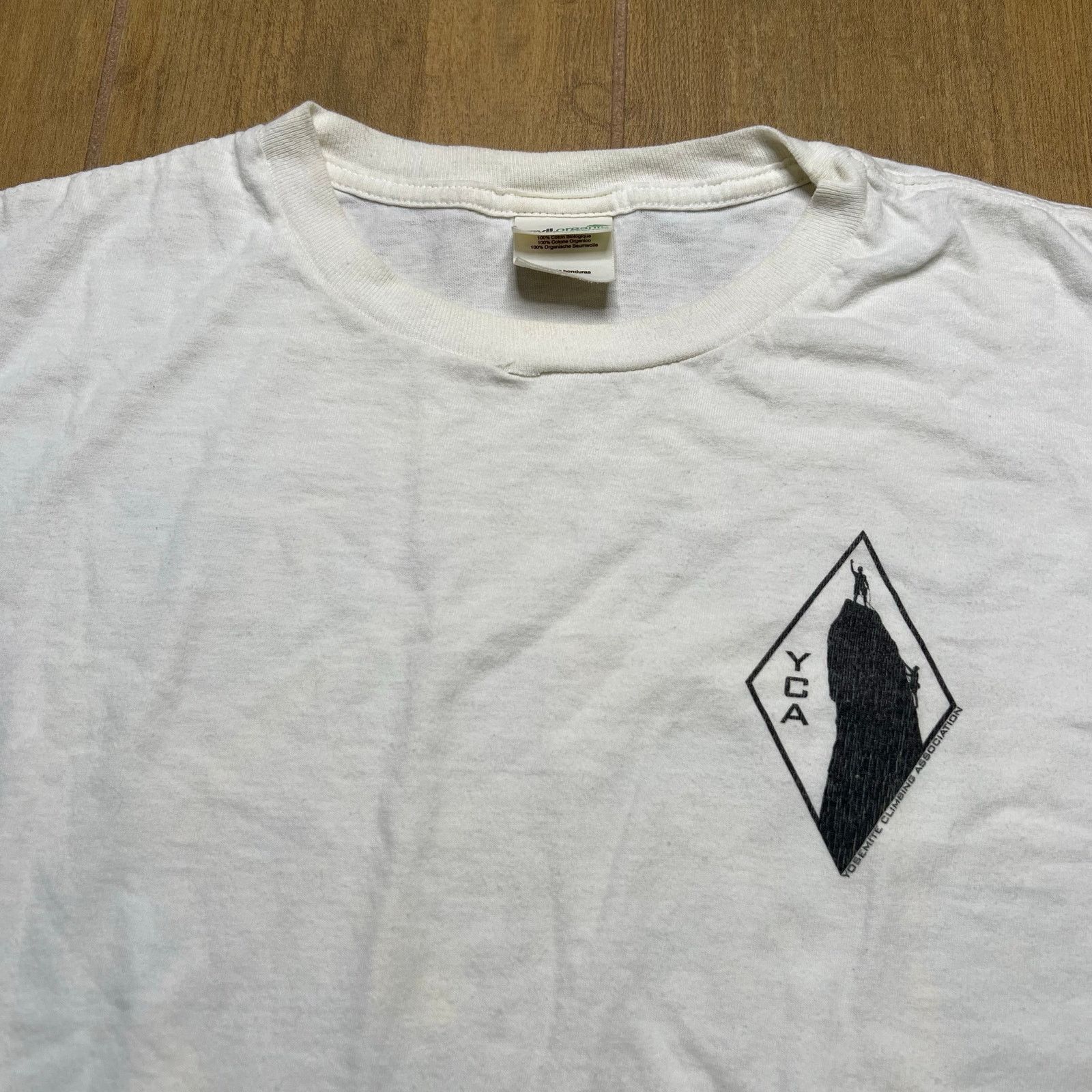 Anvil Vintage t-shirt Sz L Yosemite Facelift organic cotton Size US L / EU 52-54 / 3 - 4 Thumbnail