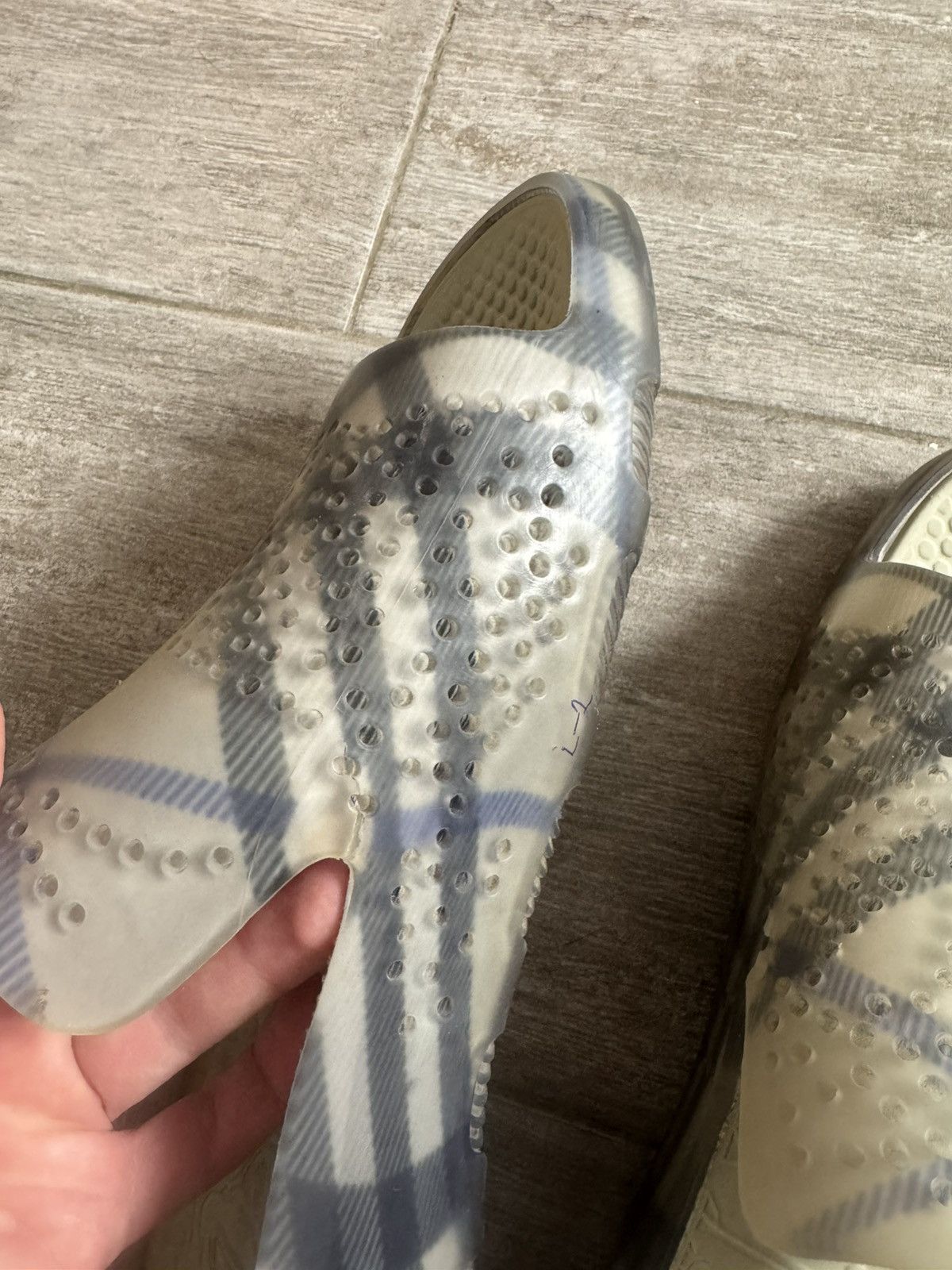 Burberry Burberry Stingray Slides Size US 10 / EU 43 - 8 Thumbnail
