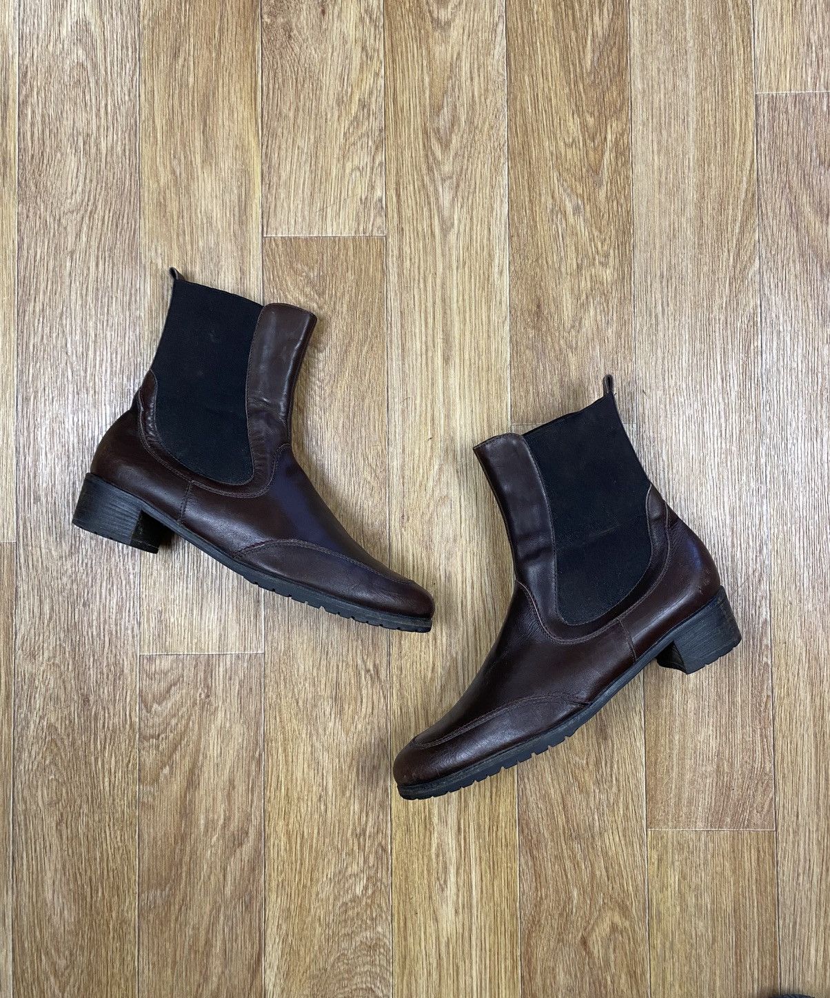 Salvatore Ferragamo Salvatore Ferragamo Brown Leather Chelsea Boots Size 40 Size US 10 / IT 40 - 1 Thumbnail