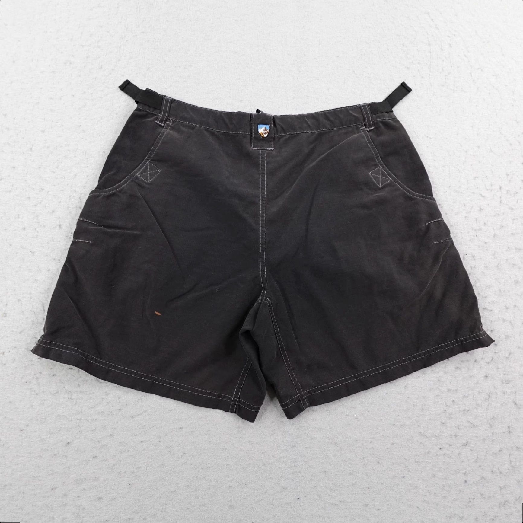 Vintage Kuhl Shorts Womens Medium Black Kuhldry Cargo Adjustable Waist Hiking Trail Size 32" / US 10 / IT 46 - 4 Thumbnail