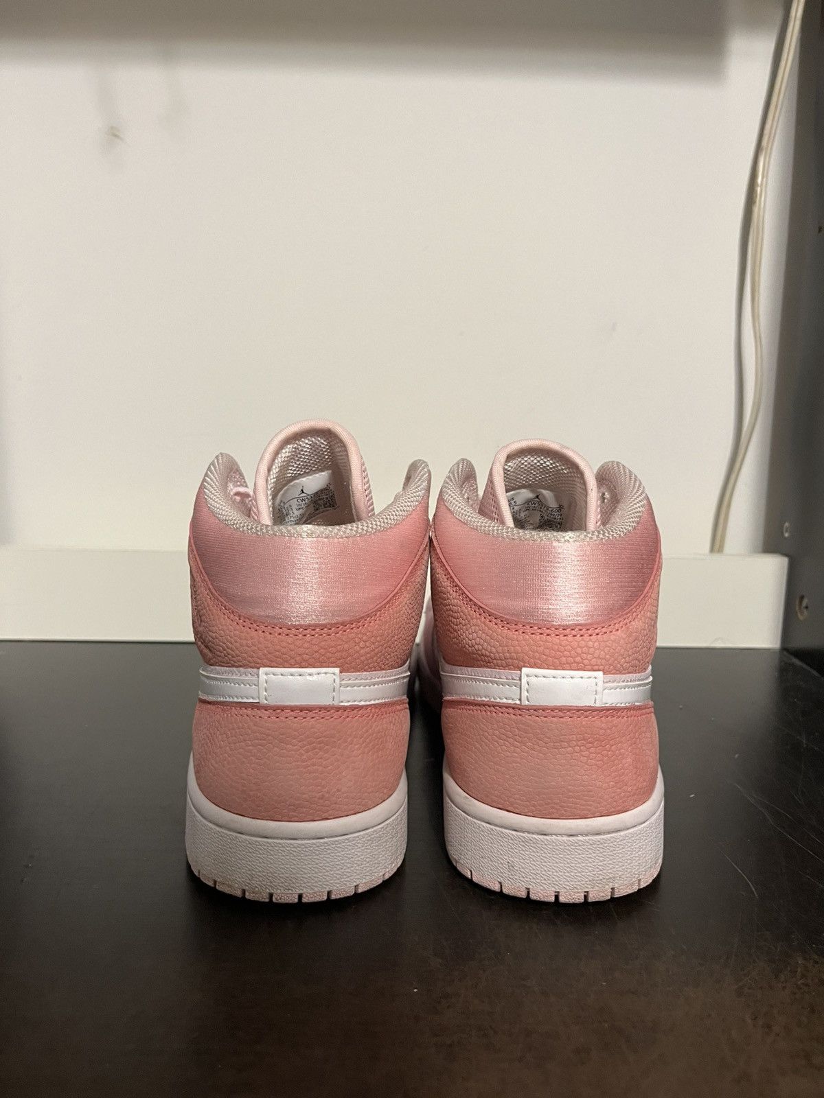 Jordan Brand Air Jordan 1 Mid Digital Pink Women’s 10.5 CW5379-600 Size US 10.5 / IT 40.5 - 6 Thumbnail