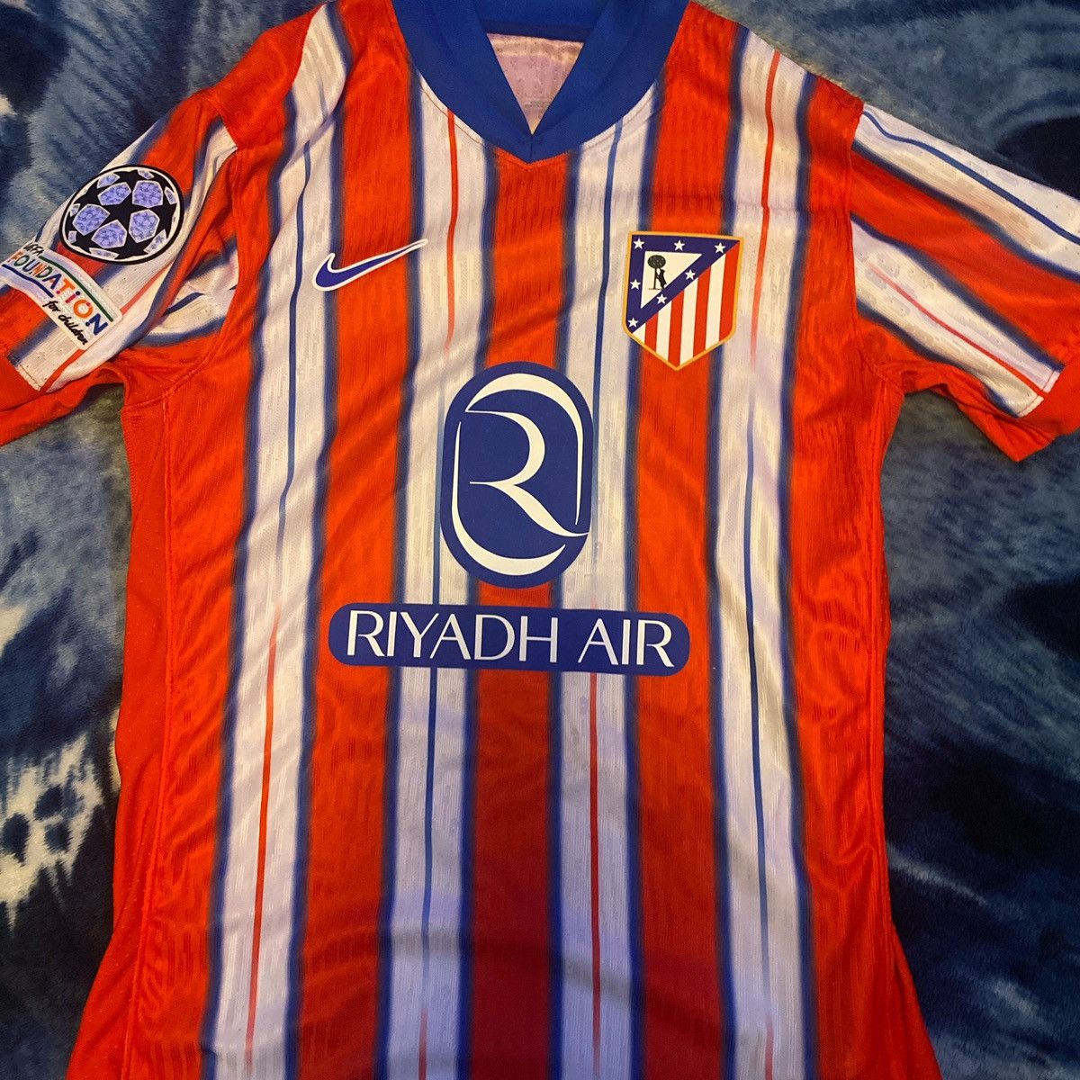 Nike Julian Alvarez Atletico Madrid 24/25 Home jersey Size US M / EU 48-50 / 2 - 1 Thumbnail