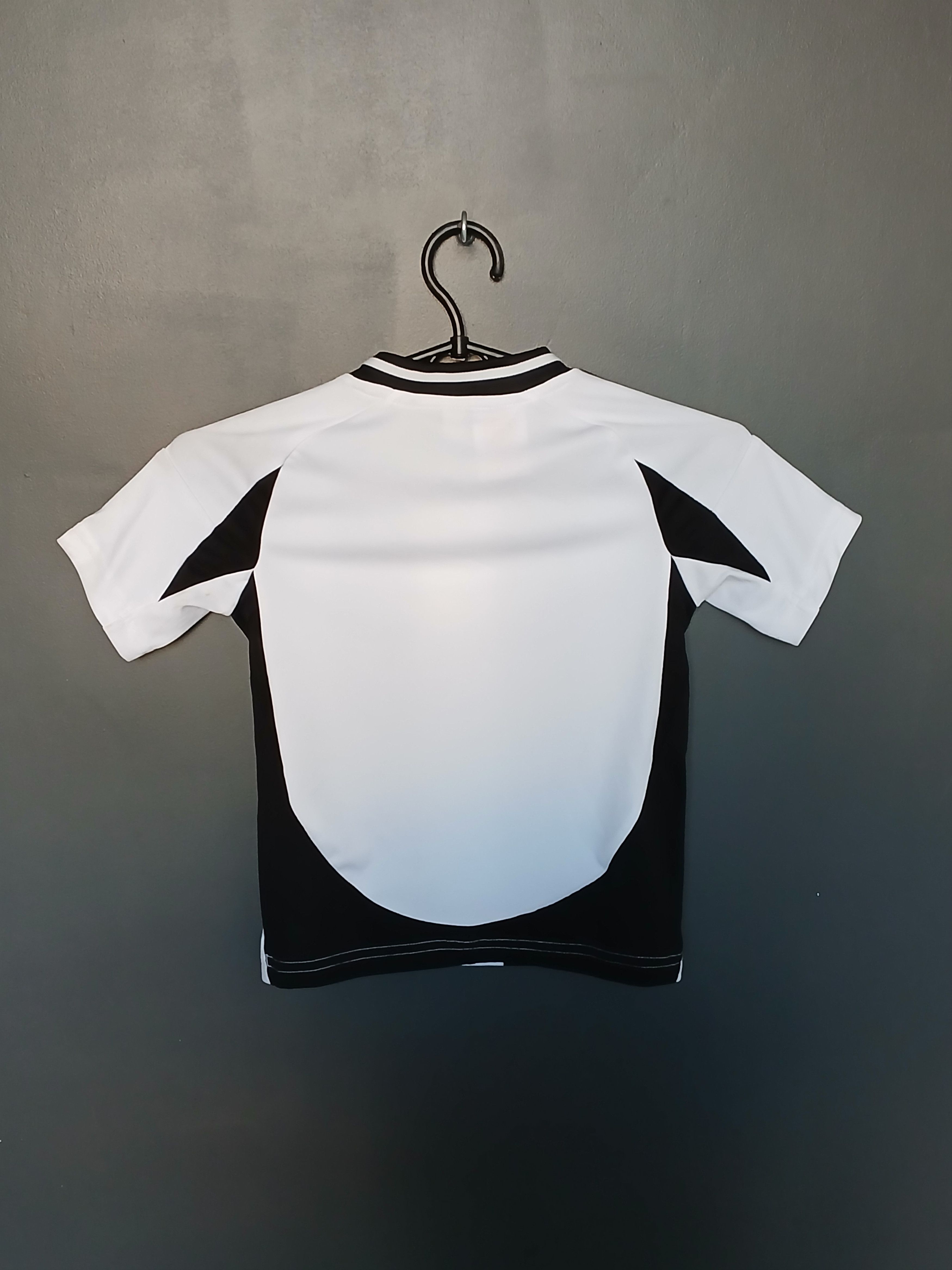 Adidas KIDS New Juventus 24/25 Home Football Jersey T-Shirt Size US XS / EU 42 / 0 - 2 Thumbnail