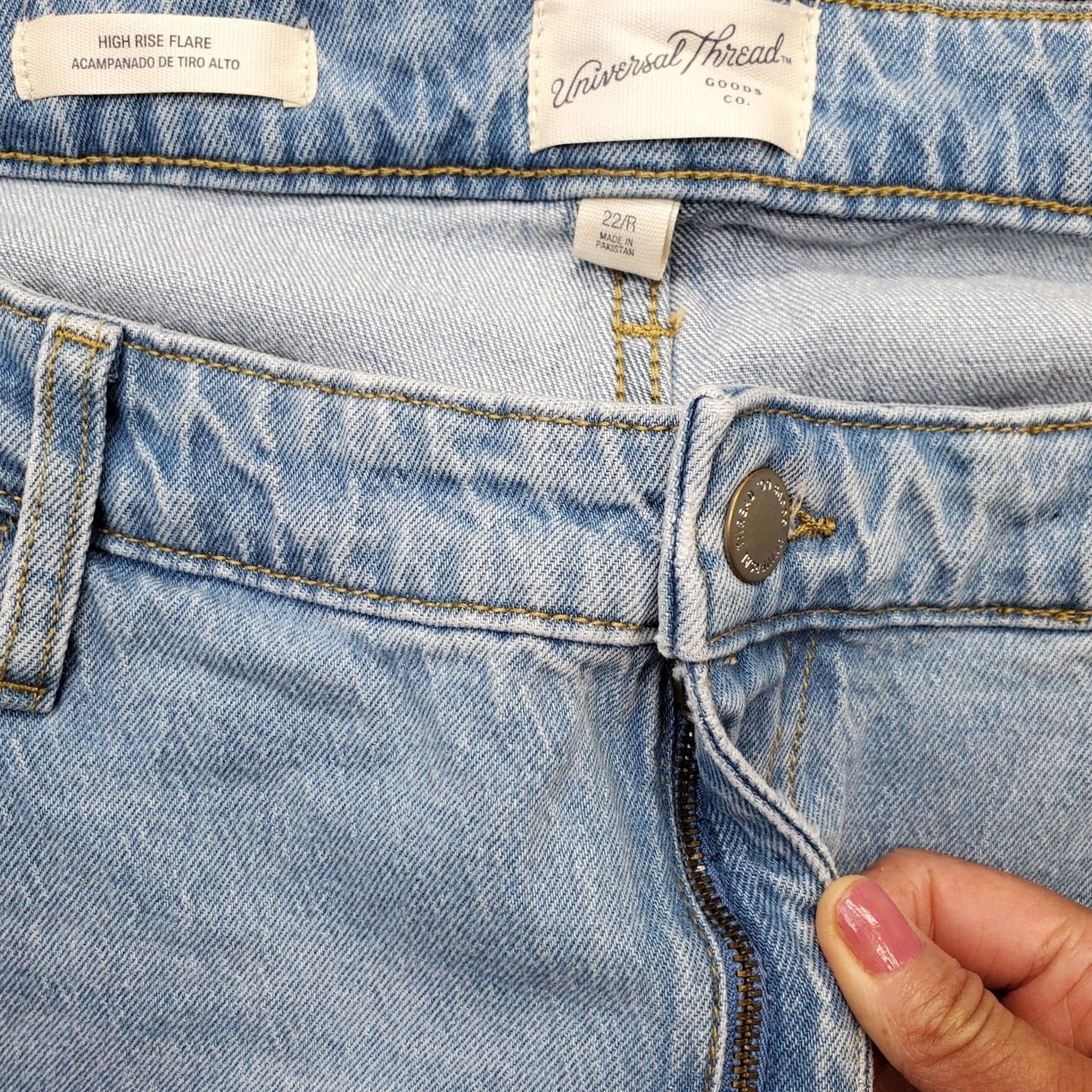 Vintage Universal Thread Womens High-Rise Flare Jeans 22 Blue Comfort Stretch 5-Pocket Denim Regular 31" Inseam Mens Womens Boys Girls Size 40" / US 18 - 6 Thumbnail