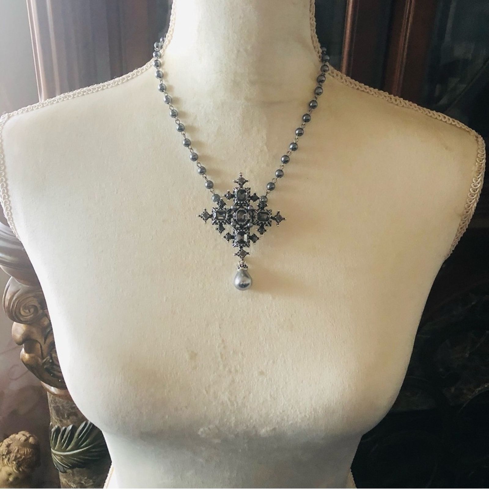 Handmade Handcrafted repurpose gray pearl & stone pendant necklace Size ONE SIZE - 6 Thumbnail