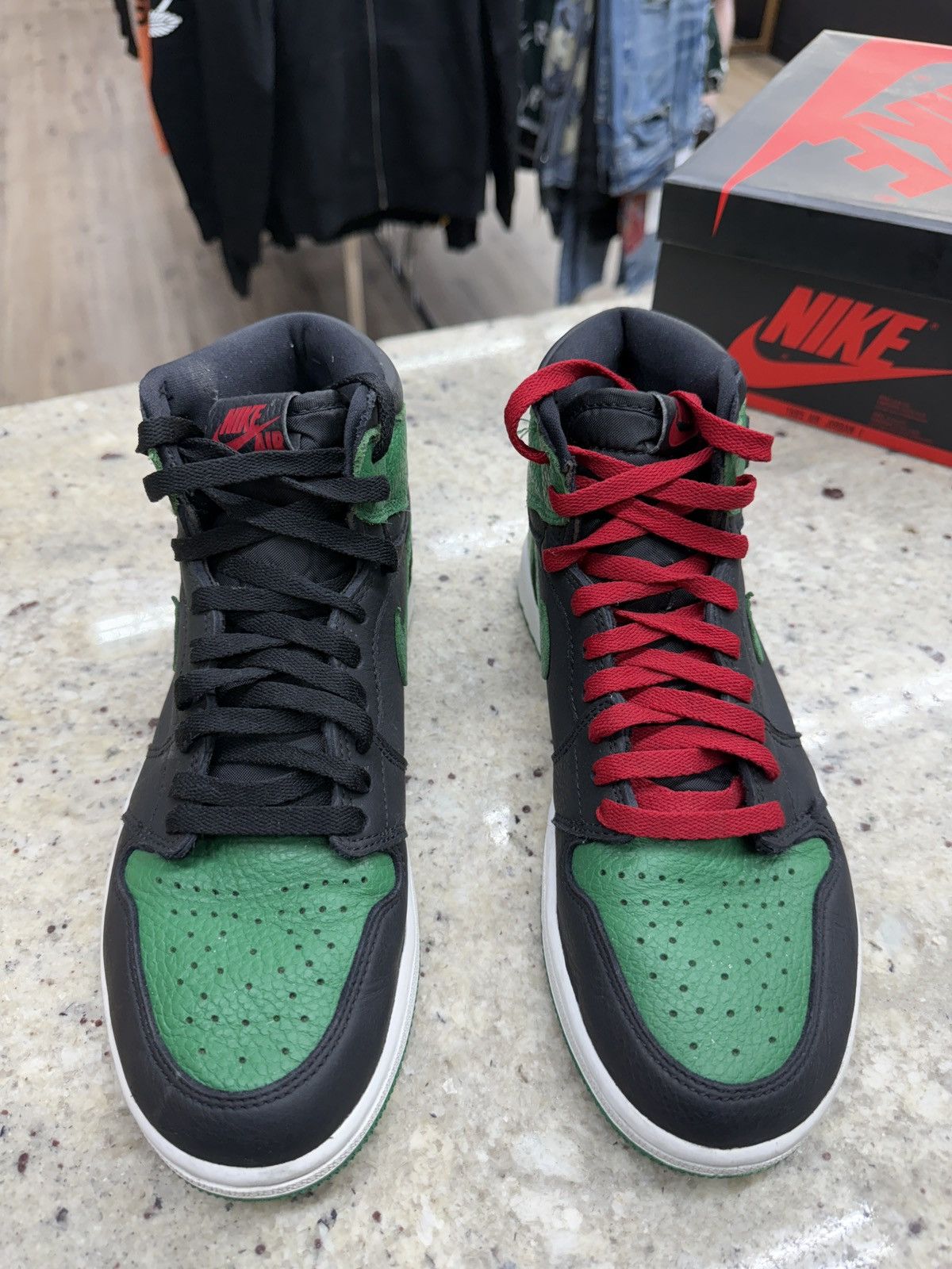 Jordan Brand Air Jordan Pine Green 1s Size US 8.5 / EU 41-42 - 3 Thumbnail