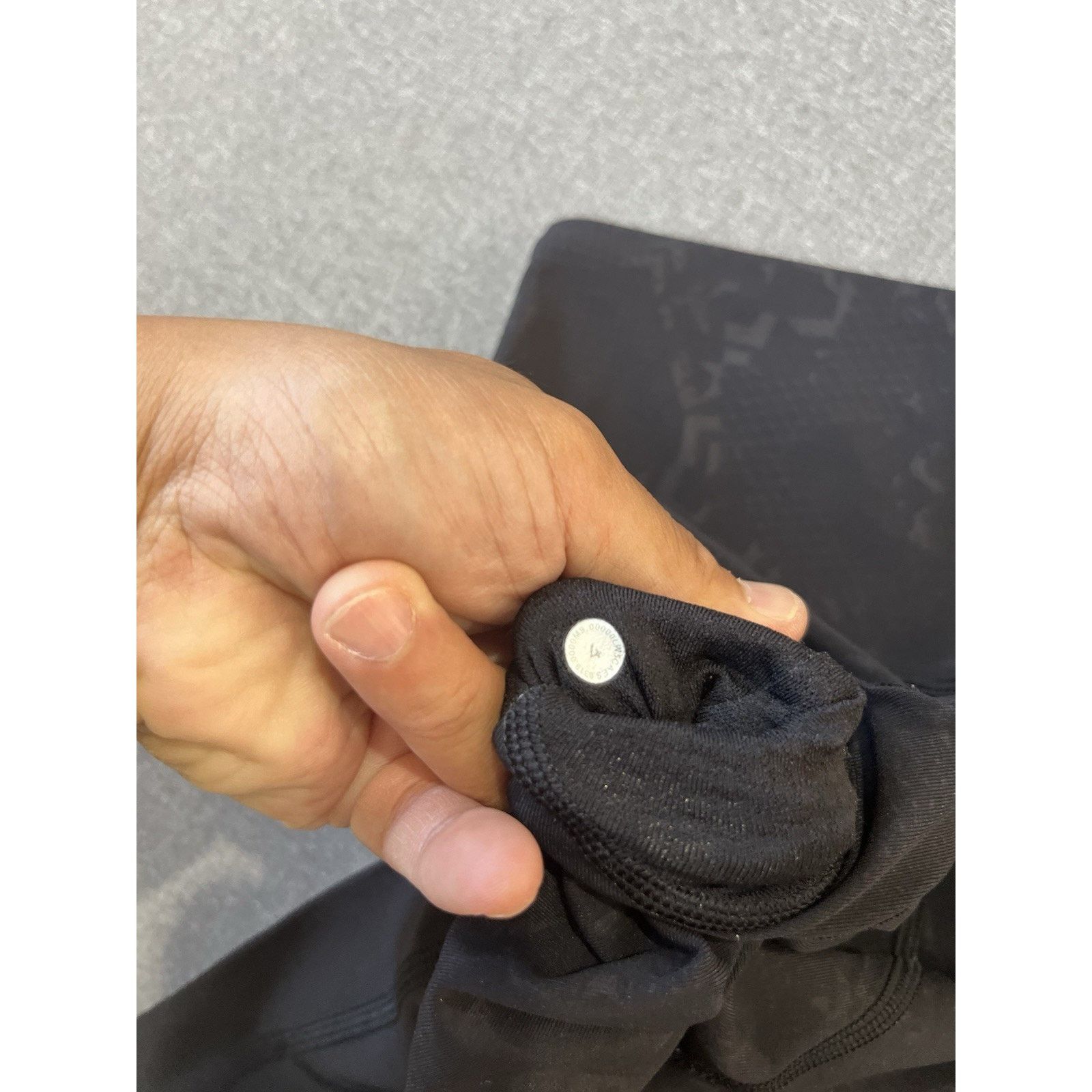 Lululemon Lululemon X Barrys Stronger as One Tight 29” Black Sz 4 Size 27" / US 4 / IT 40 - 5 Thumbnail
