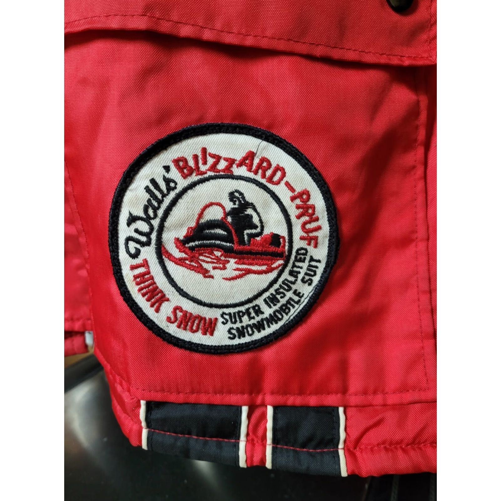 Walls VINTAGE Walls Blizzard Pruf Insulated Snowmobile Jacket Coat Medium Red Nylon Zip - Unisex Adults Parka 80s WTG Size US M / EU 48-50 / 2 - 2 Thumbnail
