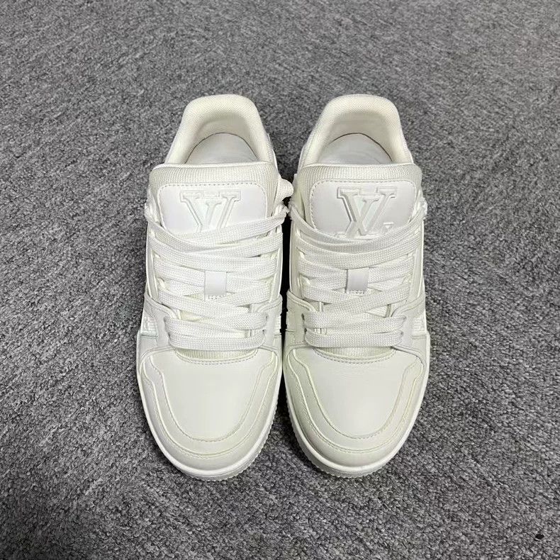 Louis Vuitton Louis Vuitton White Trainer leather-rubber logo low-cut st Size US 5 / IT 35 - 1 Thumbnail