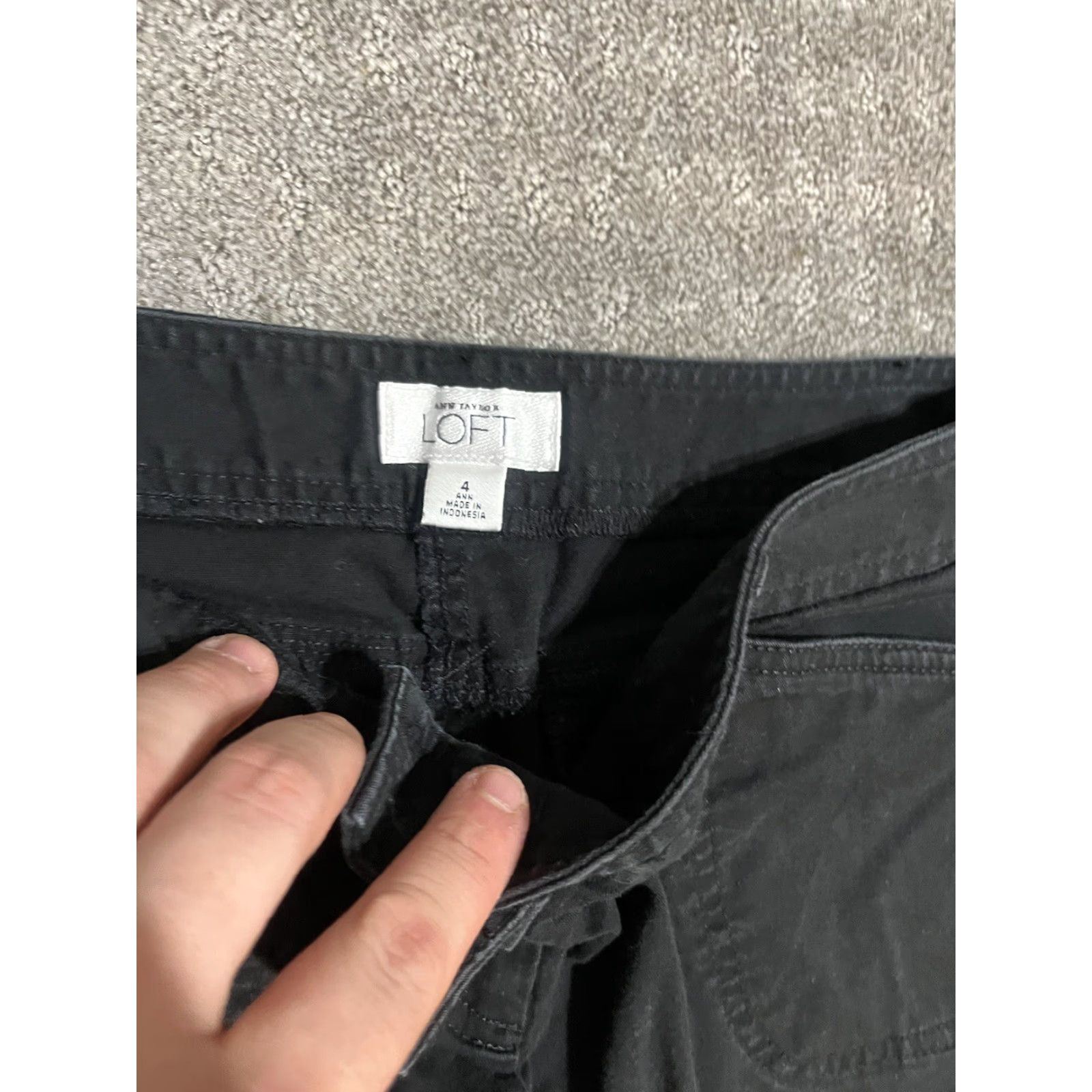 Ann Taylor Ann Taylor Women's Pants Black Cropped Size 4 Inseam 4 in Regular” Size 27" / US 4 / IT 40 - 5 Thumbnail