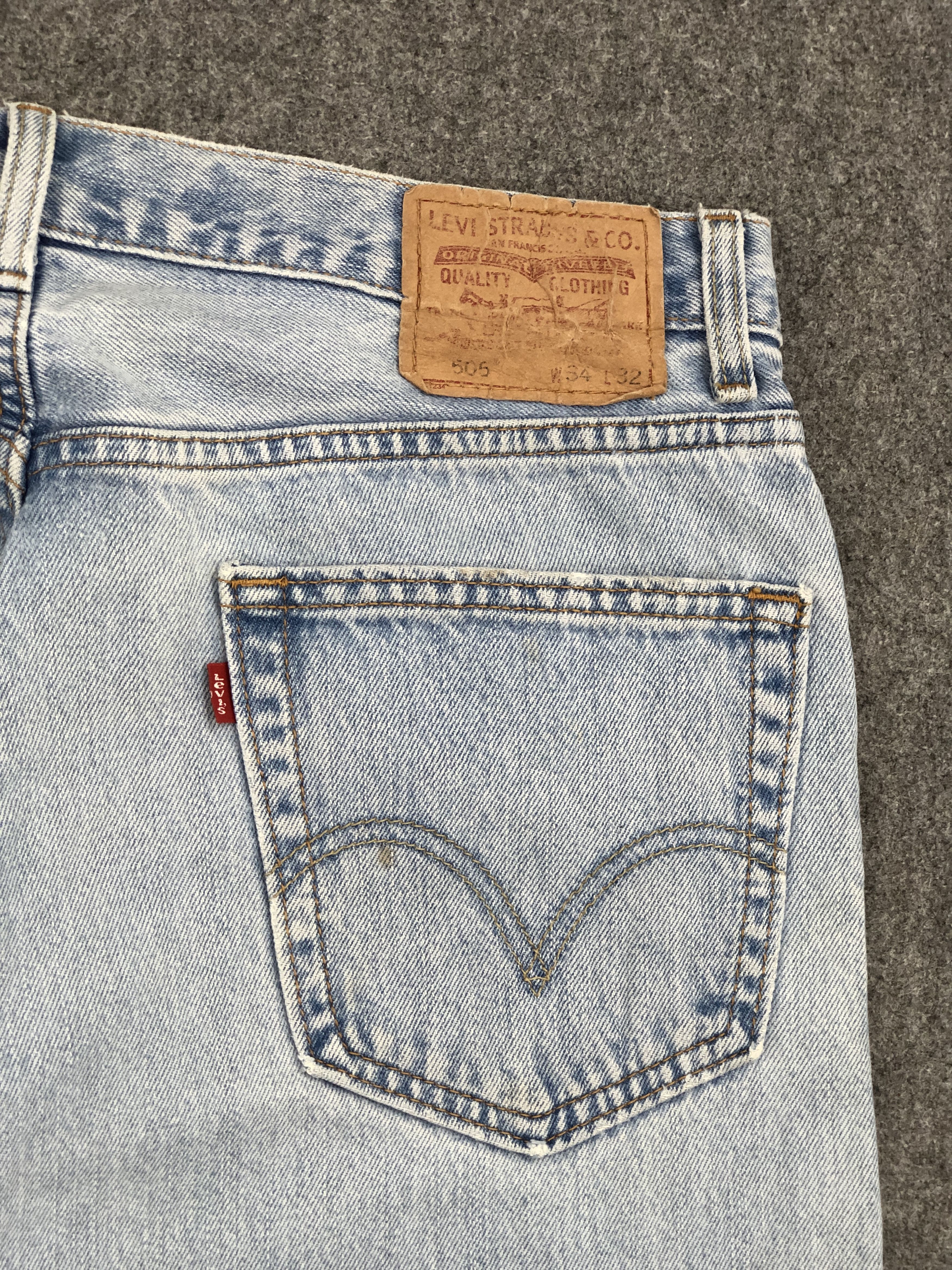 Levi's × Vintage Light Washed Vintage Levi's 505 Jeans DP2308 Size US 33 - 15 Thumbnail