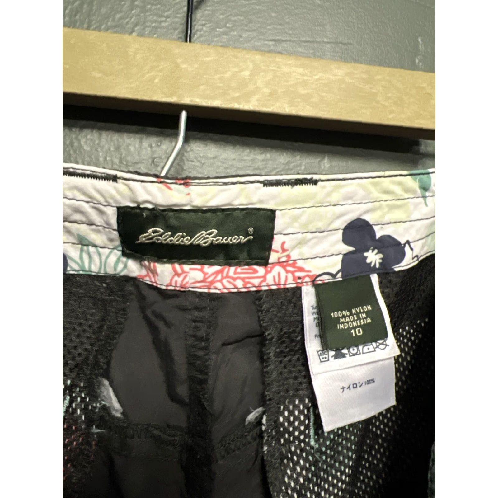 Eddie Bauer Eddie Bauer Capris Womens 10 Gray Cargo Pocket Hiking Travel Pants Size ONE SIZE - 3 Thumbnail
