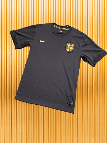 Nike Mens Nike England Small logo rare soccer jersey Size US M / EU 48-50 / 2 - 1 Thumbnail
