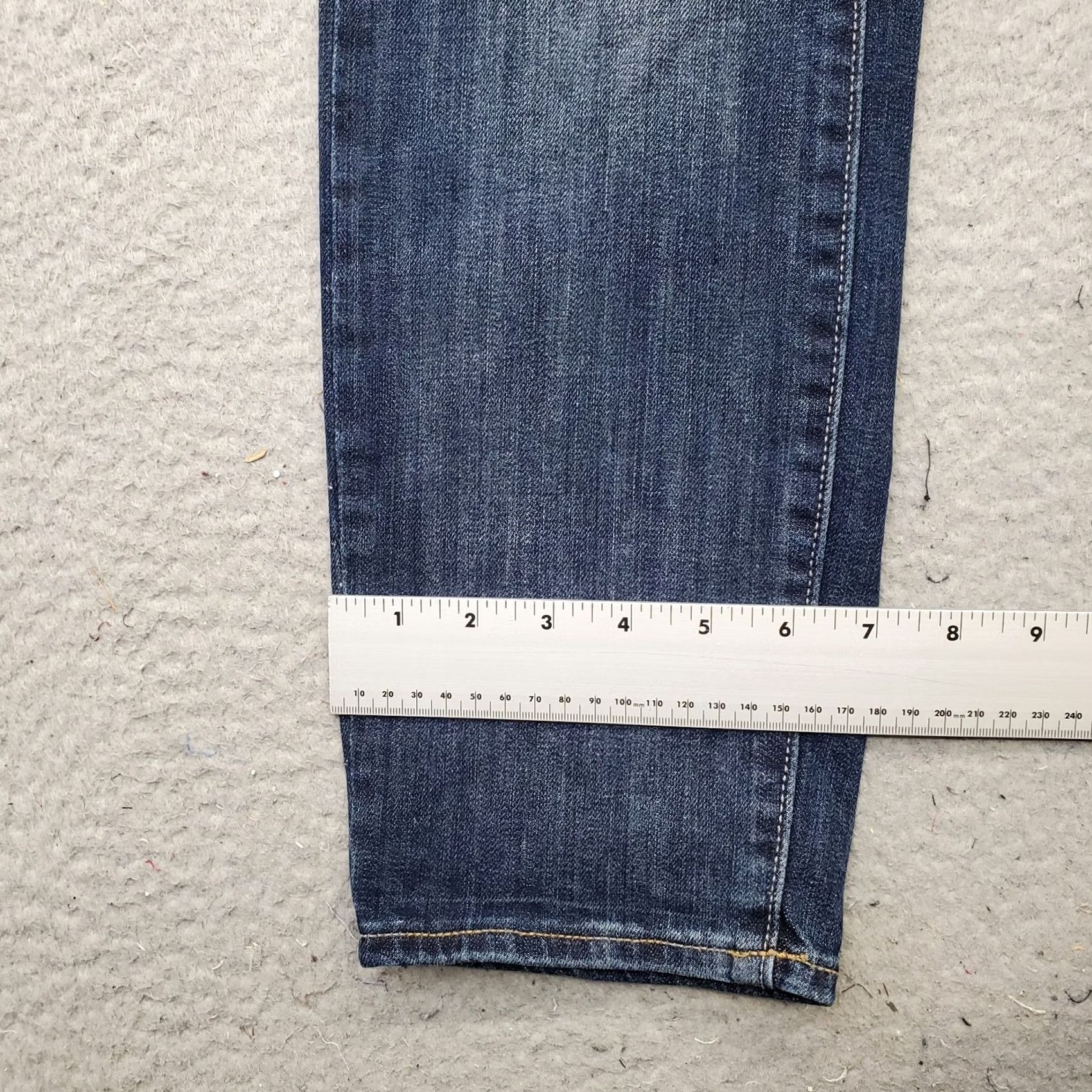 Old Navy Diva Jeans Womens 12S Blue Denim Whiskered Faded Skinny Leg Outdoor Old Navy Jeans Womens Size 12 Blue Denim Outdoor Skinny Womens Size 34" / US 12 / IT 48 - 5 Thumbnail