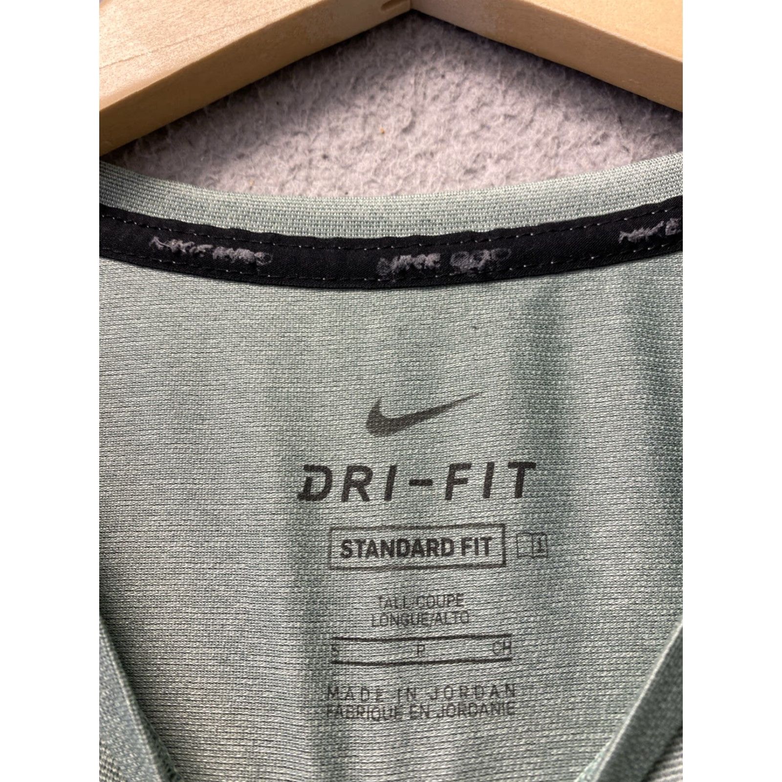 Nike Nike Dri Fit Shirt Nike Dri-FIT Shirt Adult Small Green Swoosh Running Training MENS/141-24 Size US S / EU 44-46 / 1 - 4 Thumbnail